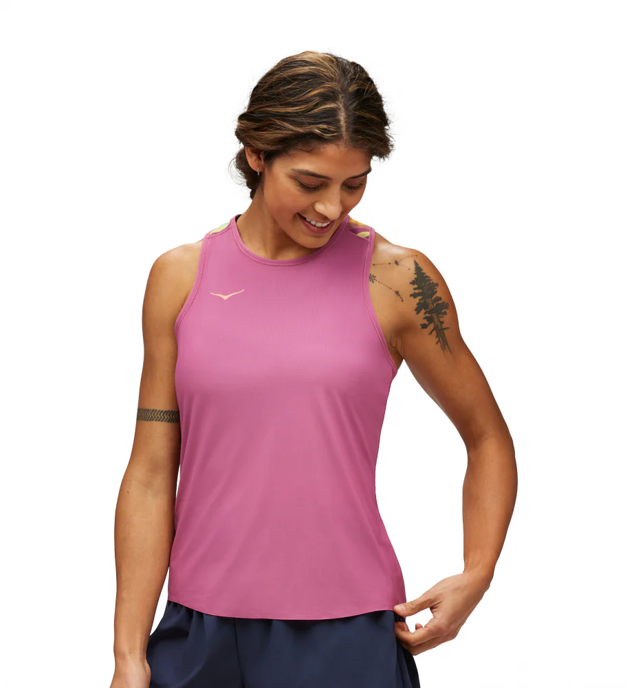 Hoka W AIROLITE RUN TANK Beet Root