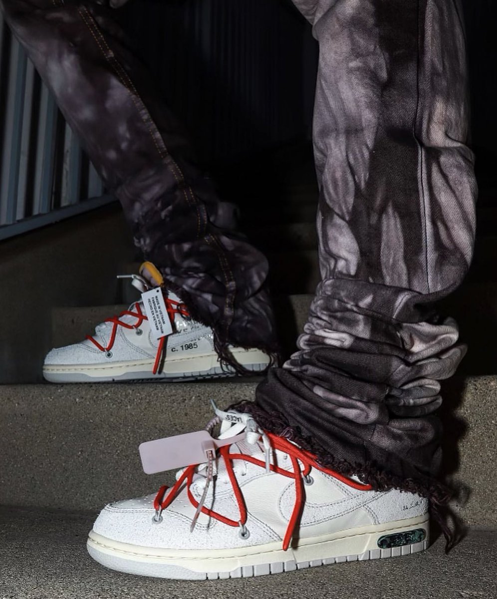 Nike Dunk Low   Lot 33