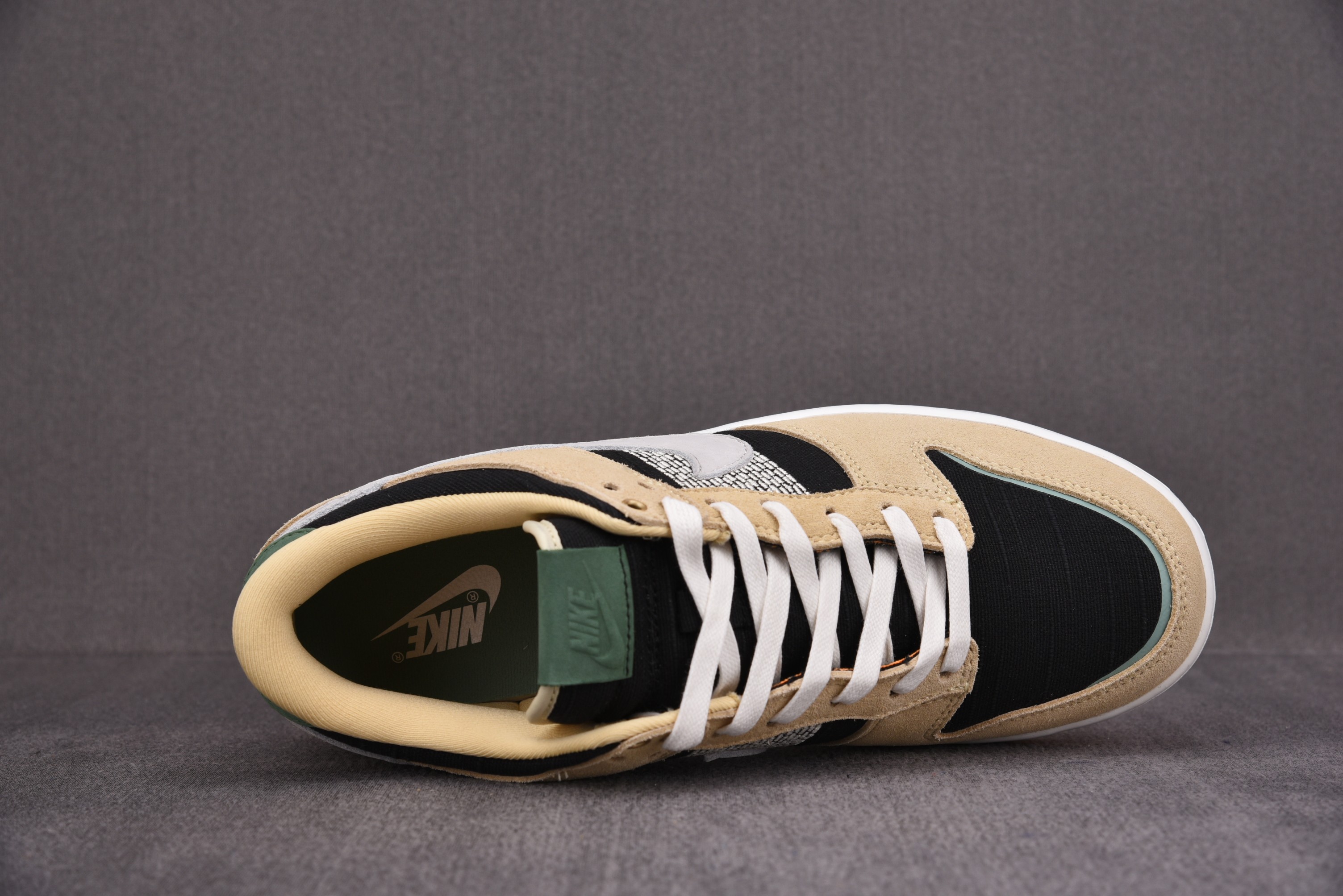 Nike Dunk Low Rooted in Peace