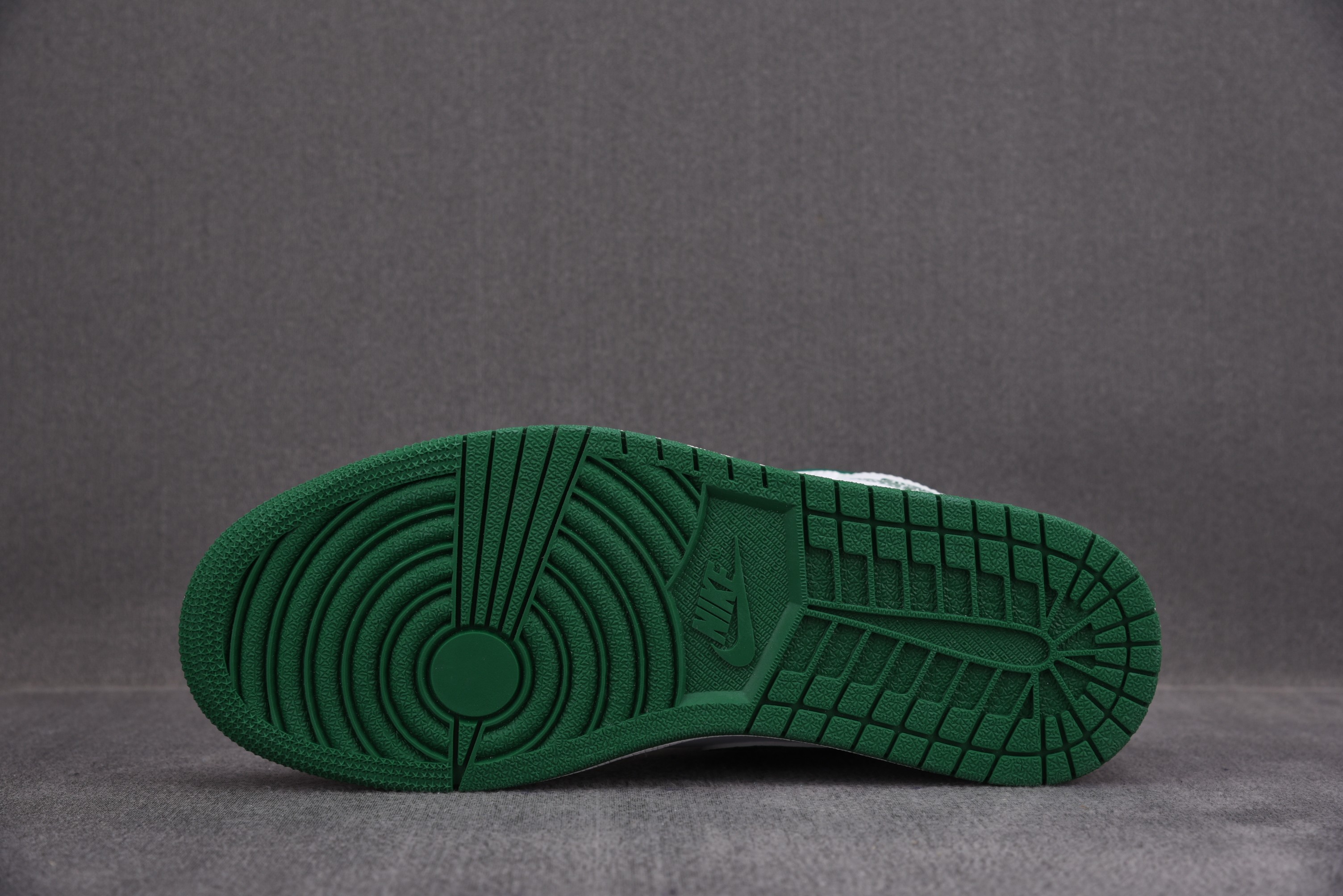 Jordan 1 Mid SE Grey Green