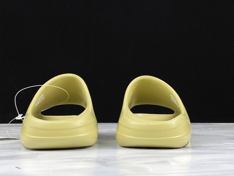 Yeezy Slide Resin (One Size Smaller!!)