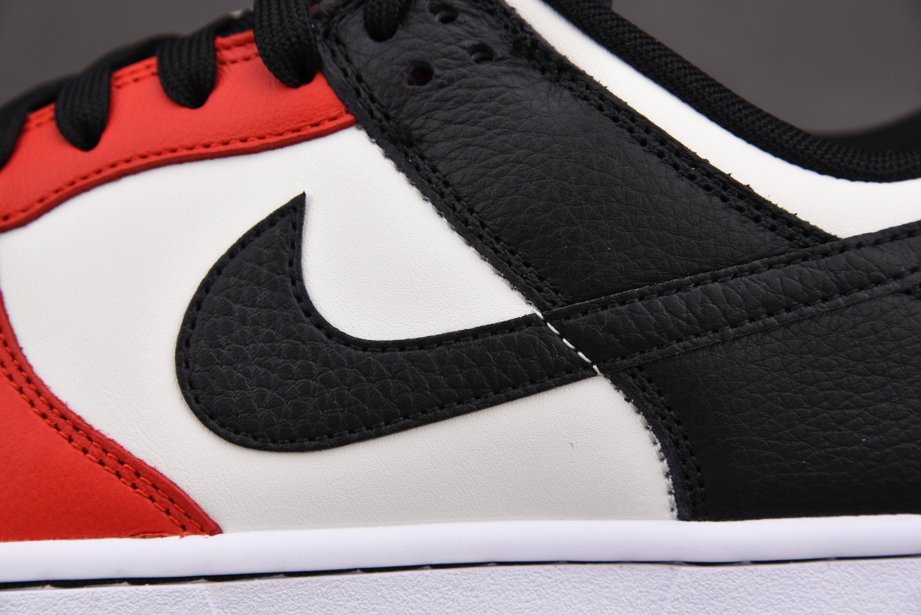 NBA x Nike Dunk Low EMB Chicago