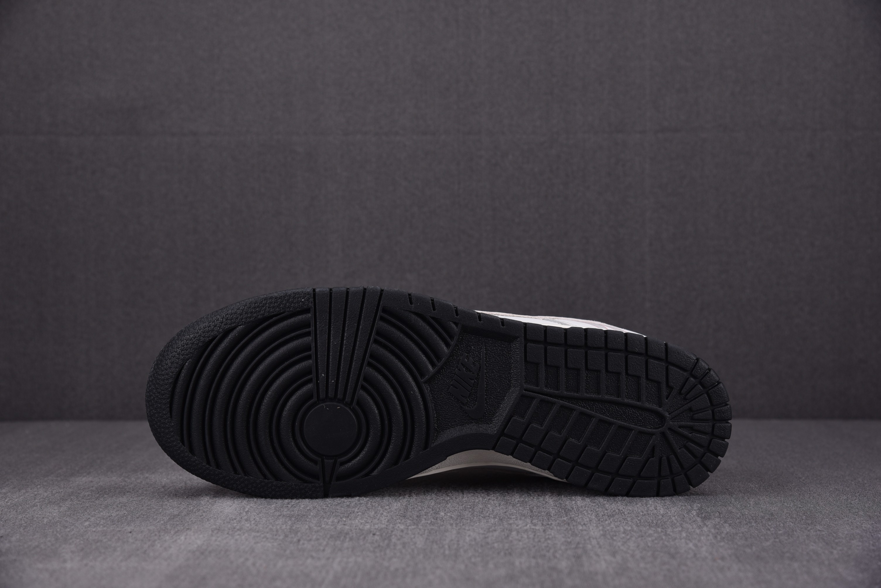 Nike SB Dunk Low Flash Tatoo Cream Grey Black