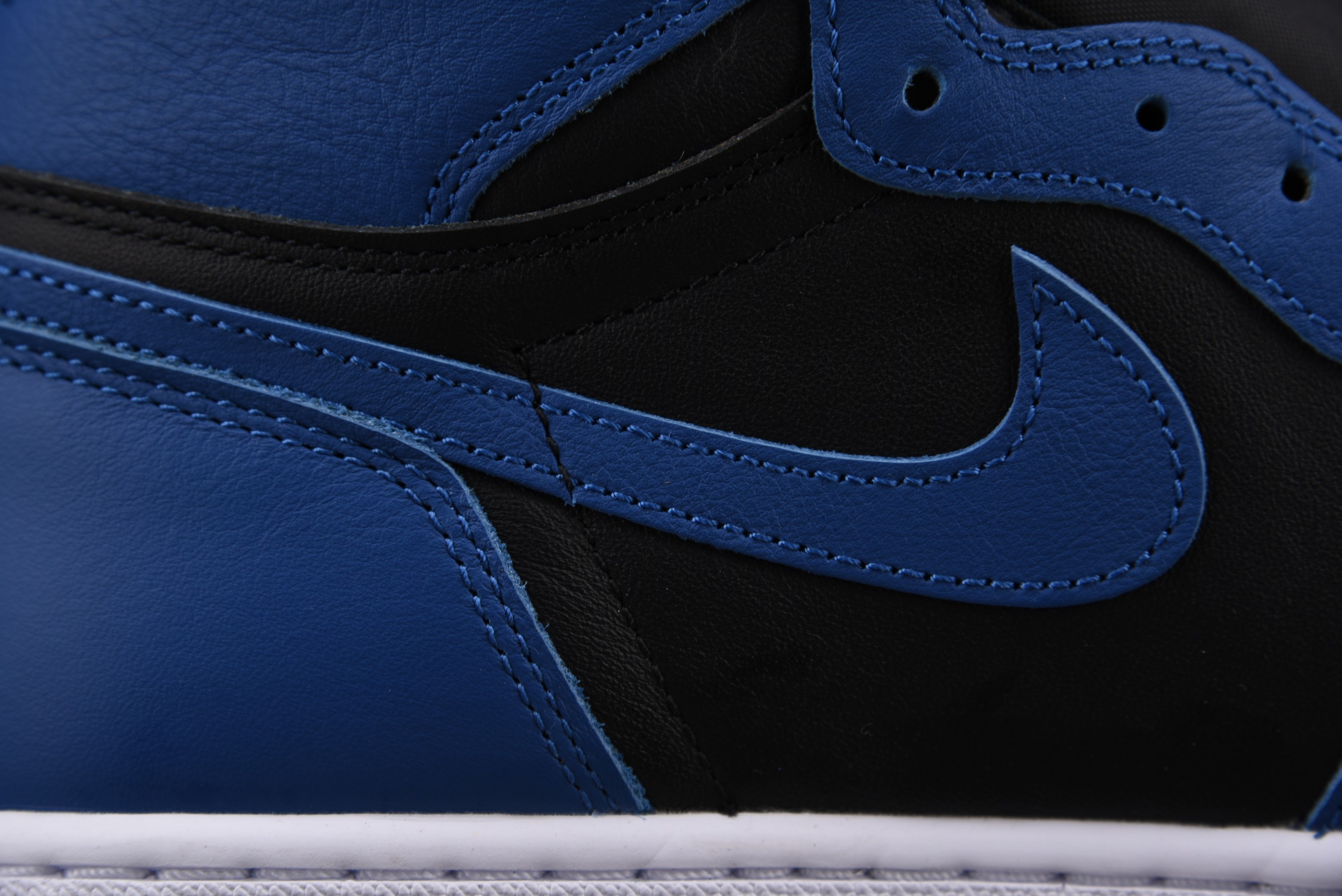 Jordan 1 Retro High OG Dark Marina Blue