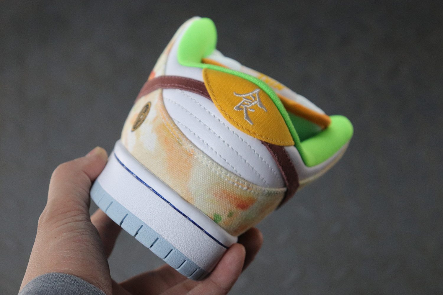 Nike SB Dunk Low Street Hawker