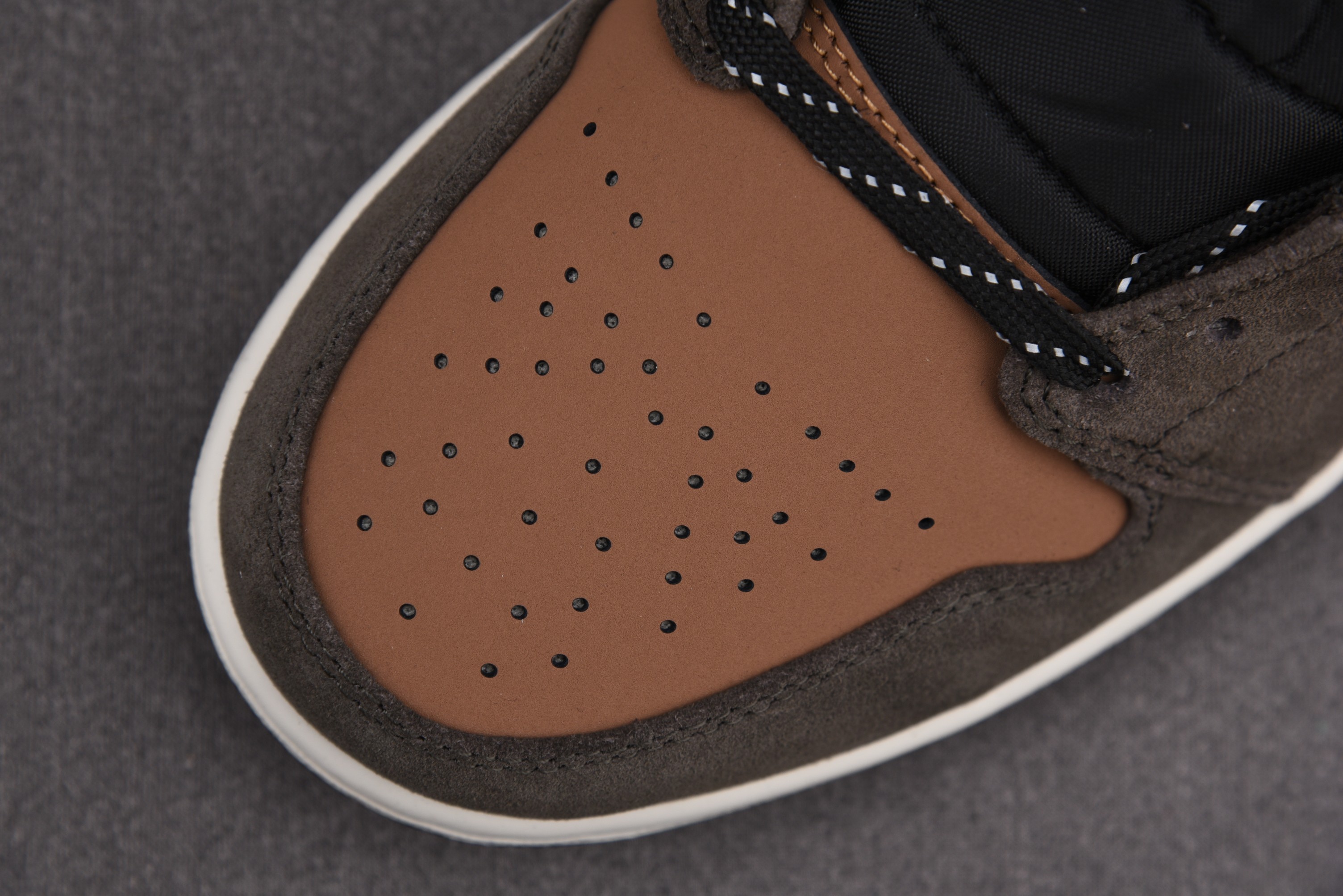 Jordan 1 Mid SE Dark Chocolate