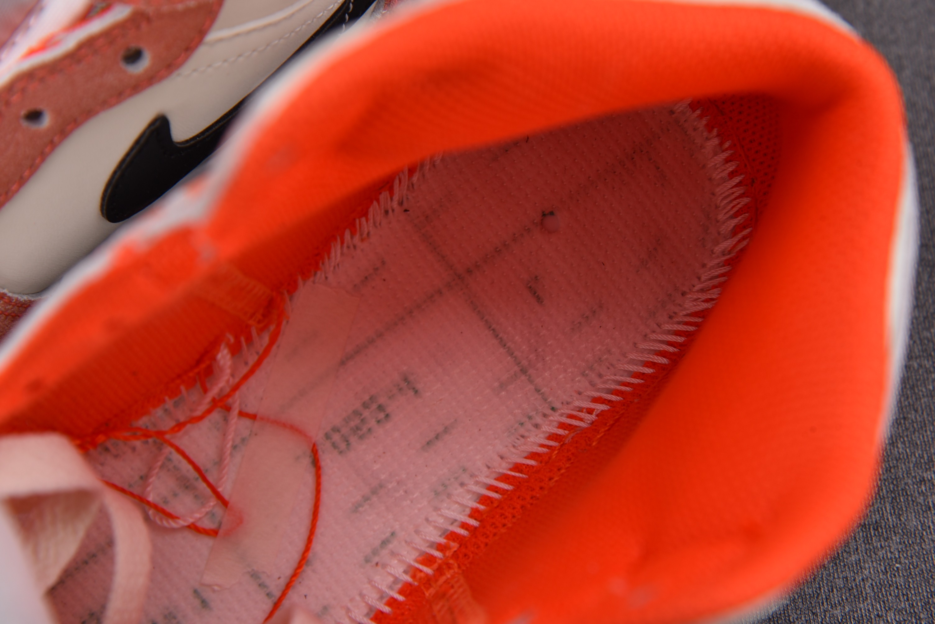 Jordan 1 Mid SE Orange Suede (GS)