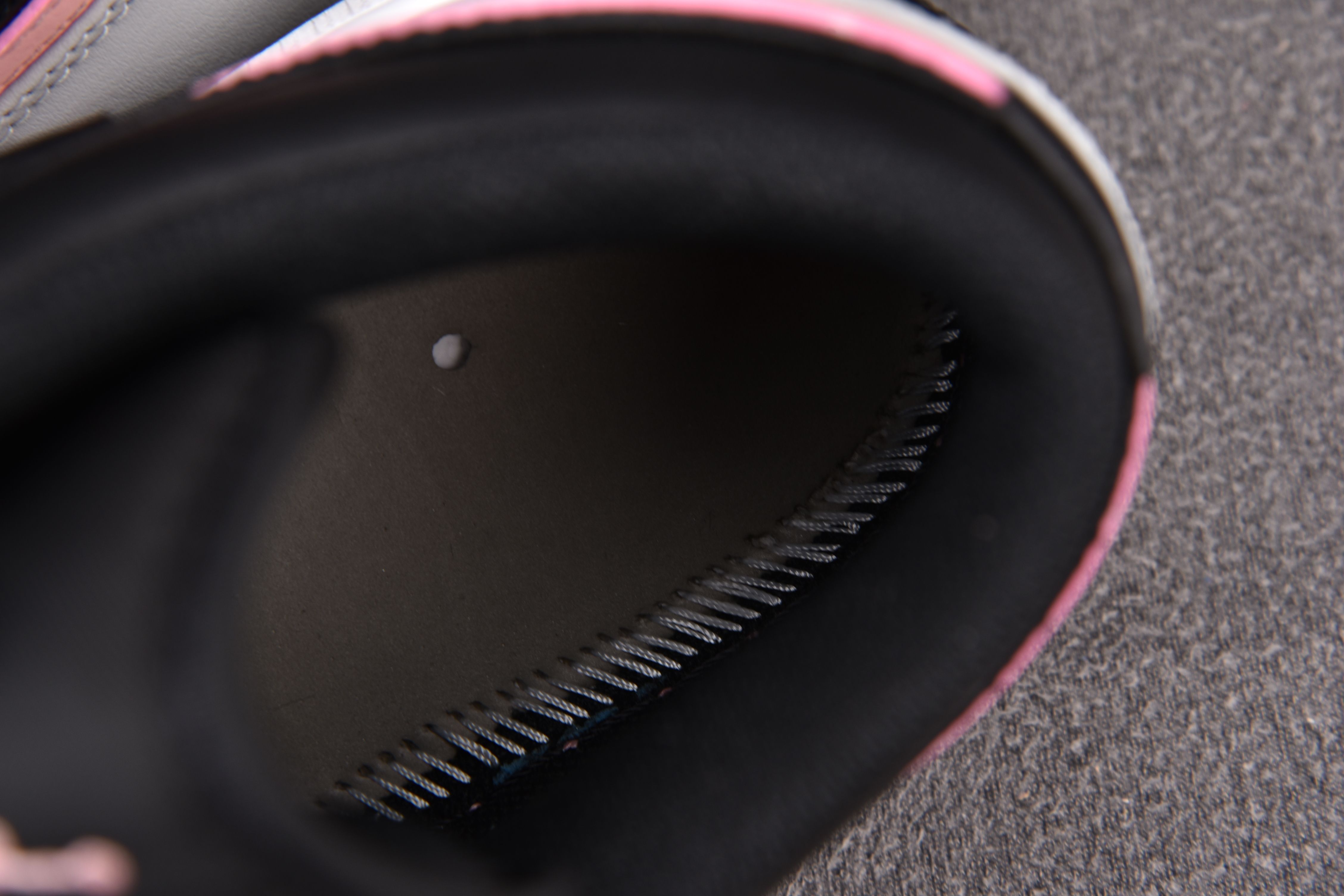 Jordan 1 Low Black Grey Pink