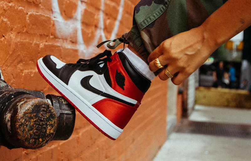 Jordan 1 Retro Black Toe(2016)