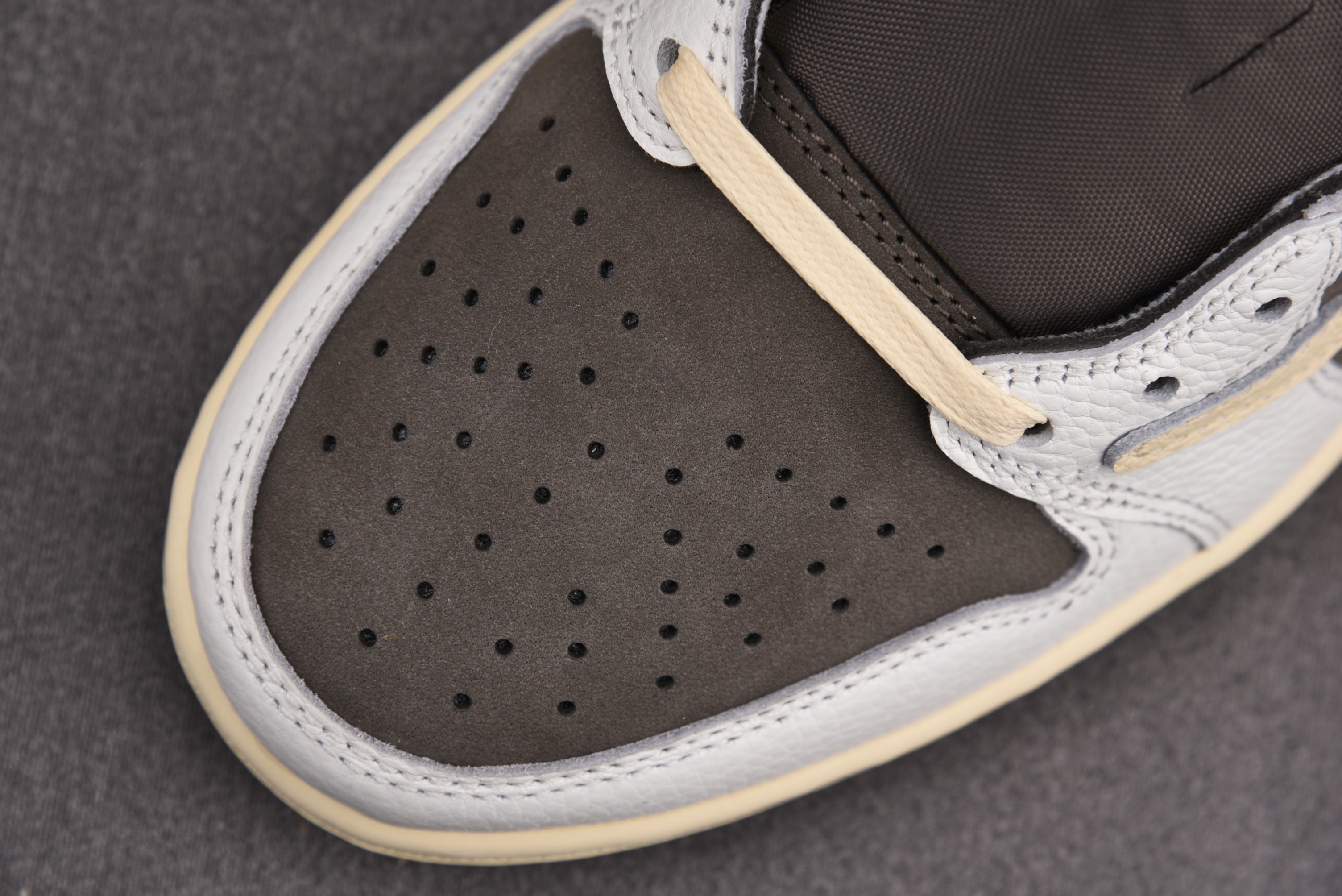 Jordan 1 Retro Low OG SP Travis Scott Reverse Mocha