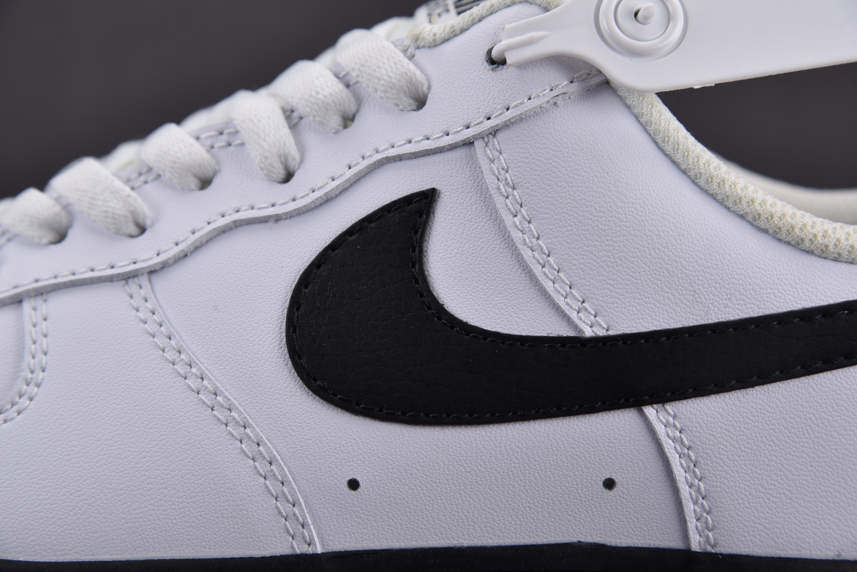 Nike Air Force 1 Low White Black Midsole