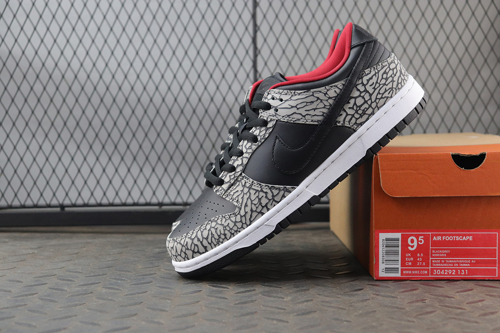 Nike Dunk SB Low Supreme Black Cement