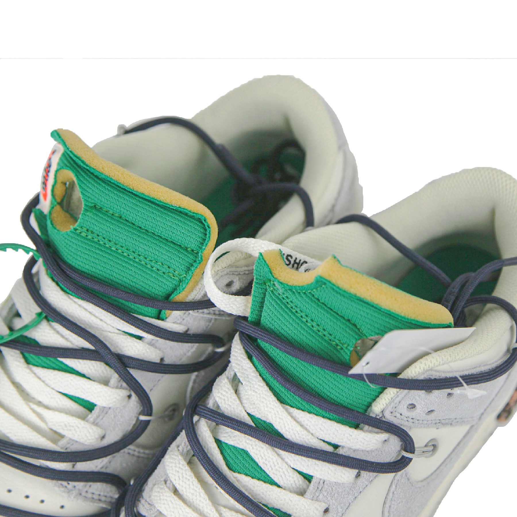 Nike Dunk Low   Lot 20