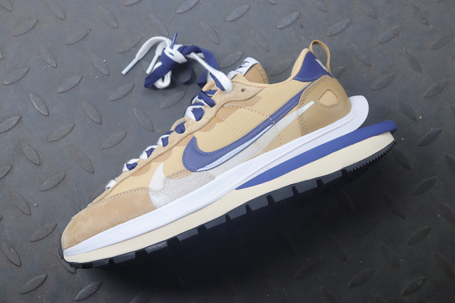 Nike Vaporwaffle sacai Sesame Blue Void