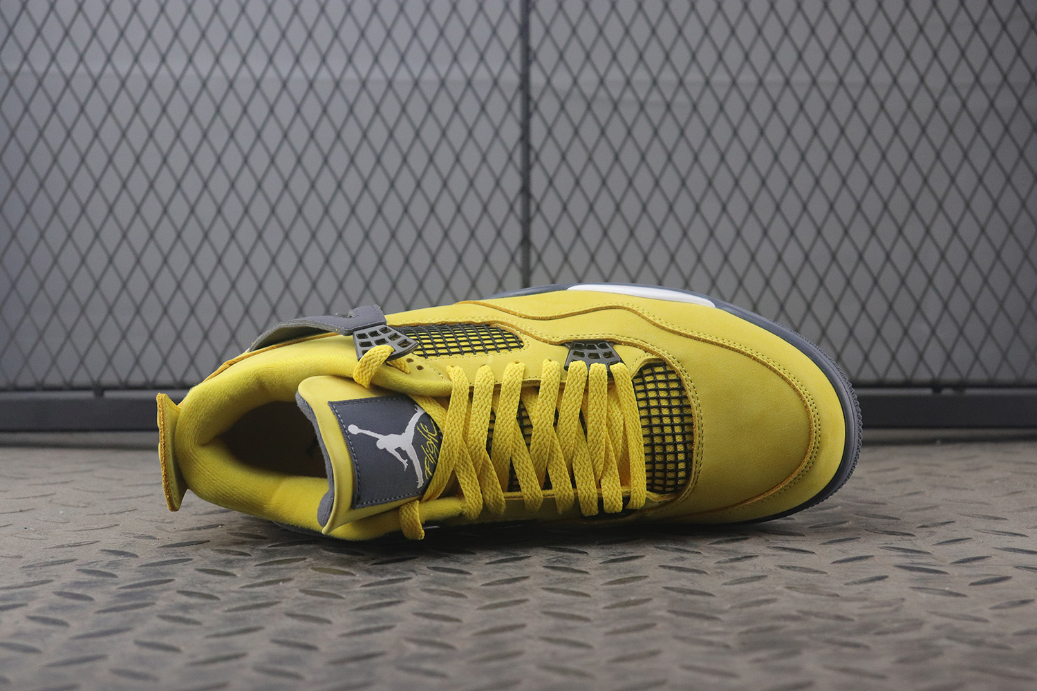 Jordan 4 Retro Lightning