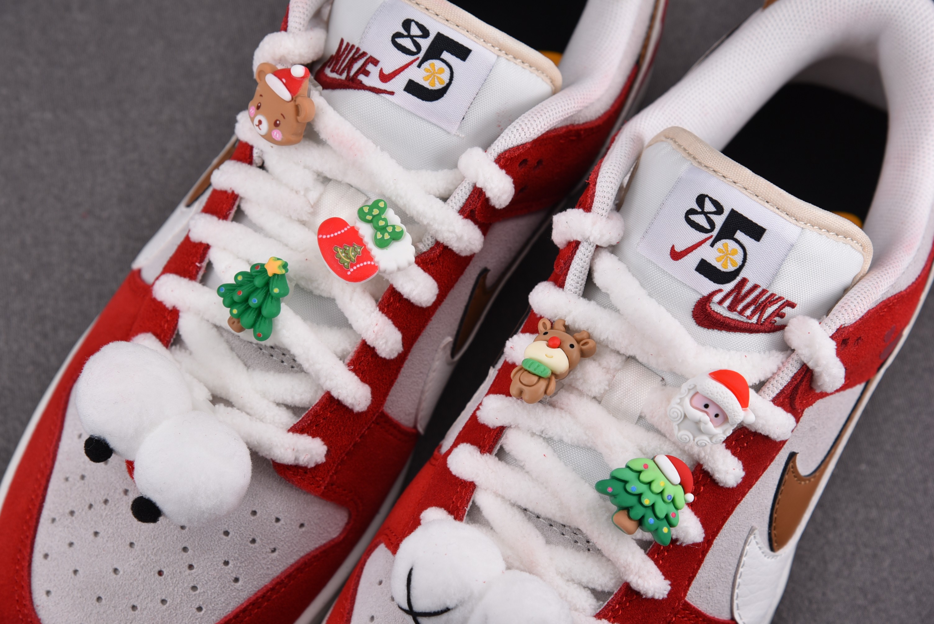 Nike SB Dunk Low 85 Christmas Red White Brown