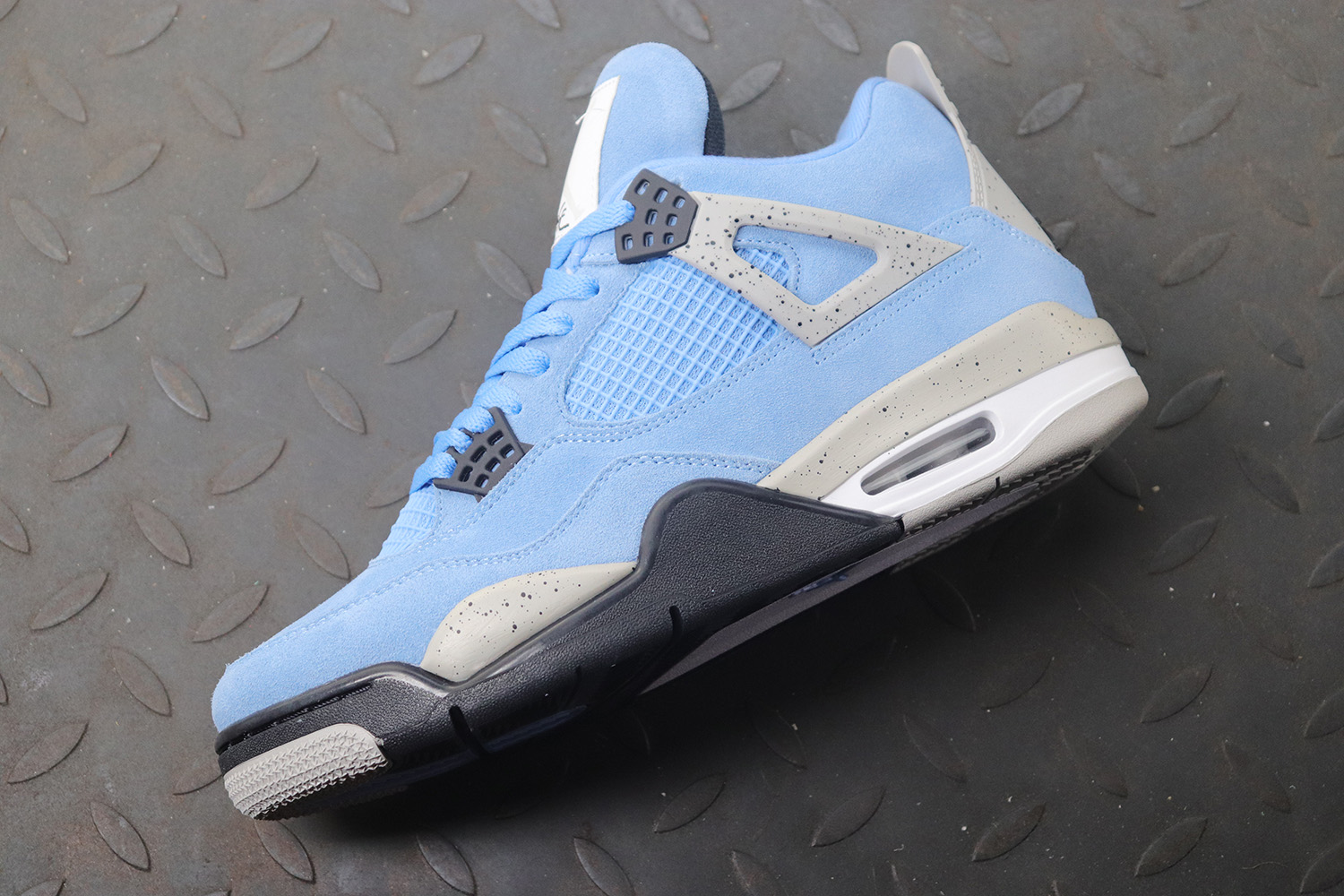 Air Jordan 4 University Blue