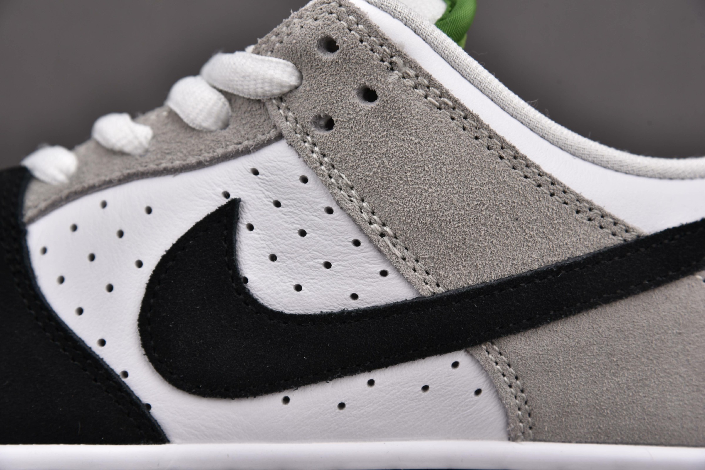 Nike SB Dunk Low Chlorophyll