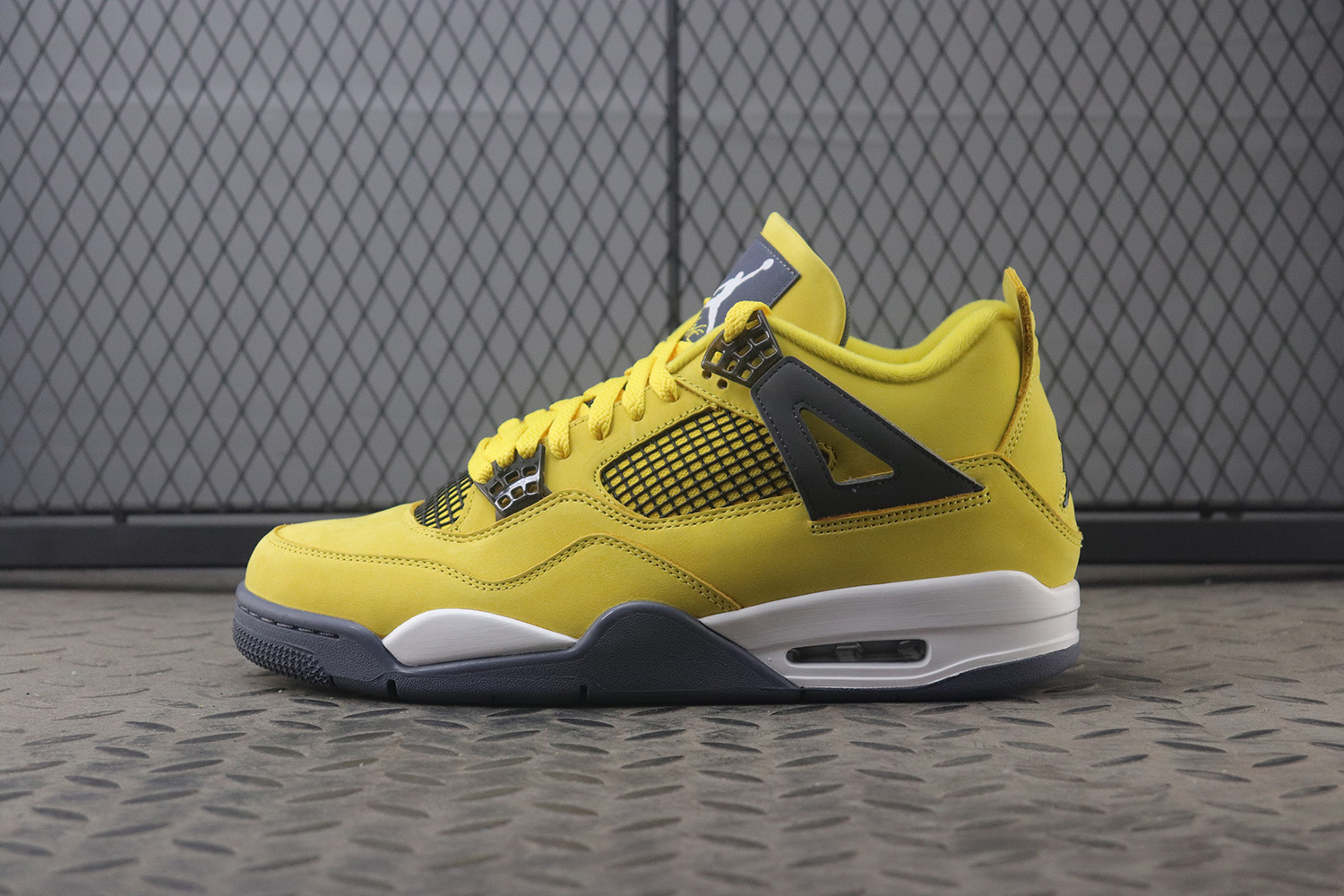 Jordan 4 Retro Lightning
