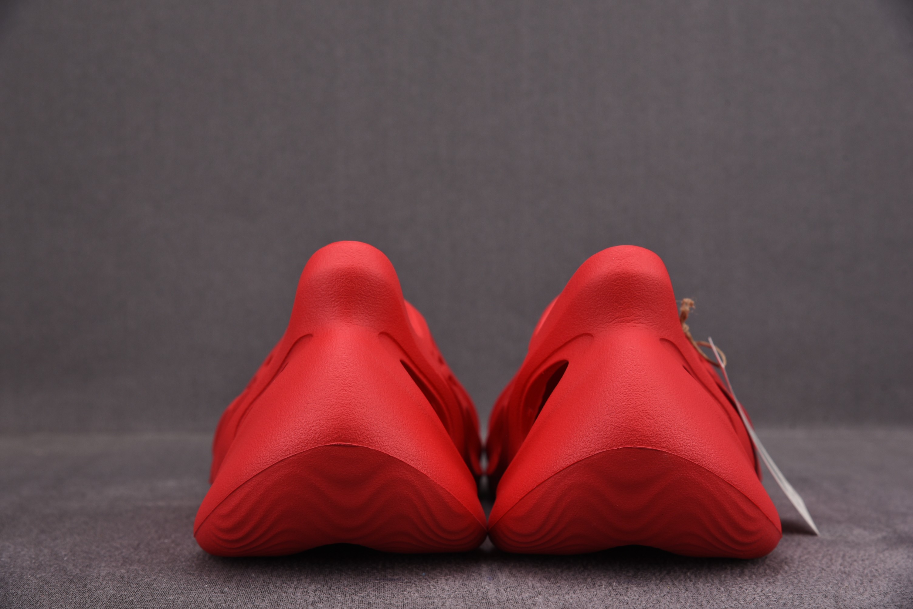 adidas Yeezy Foam RNNR Vermillion (One Size Smaller!!)