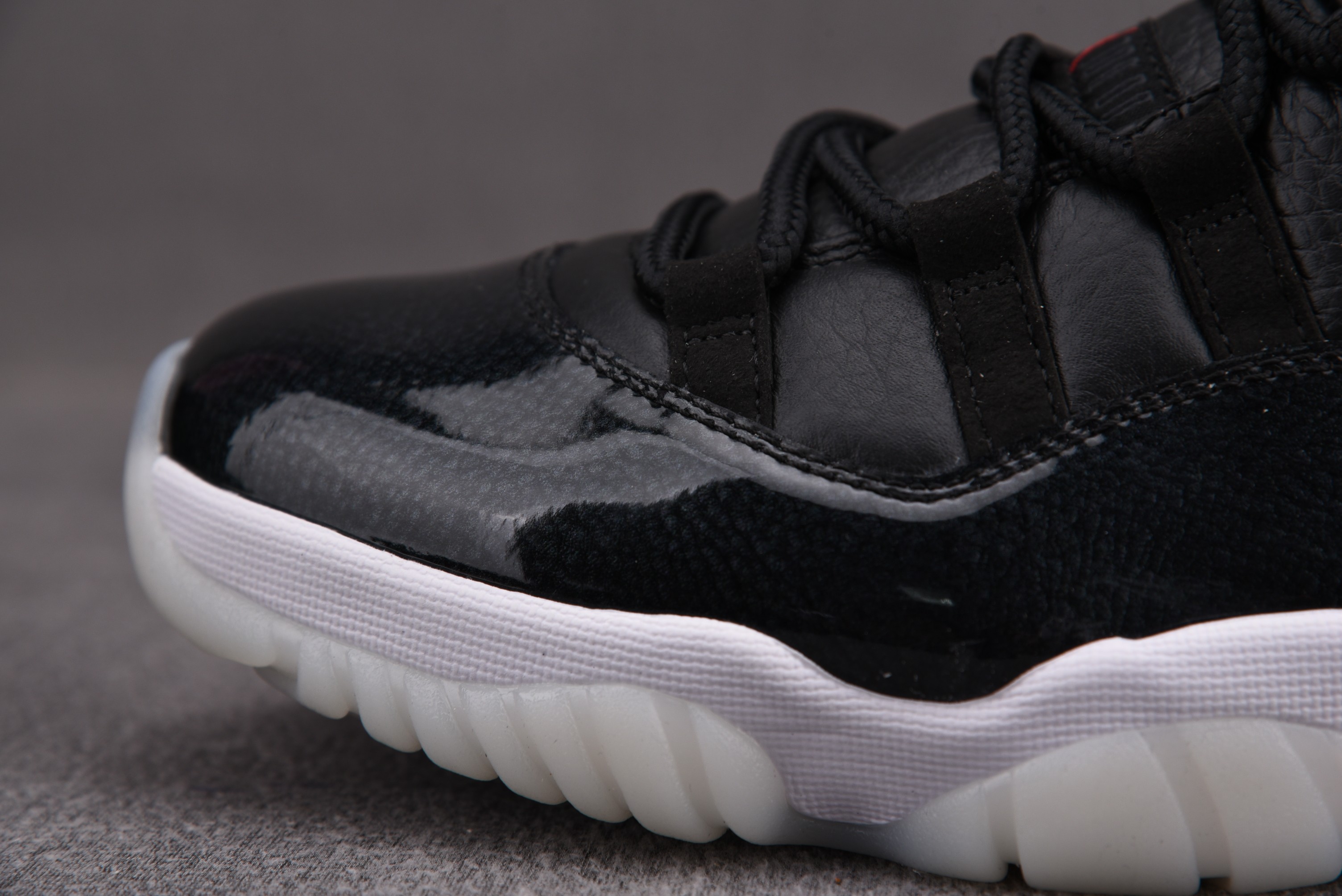 Air Jordan 11 Low 72-10