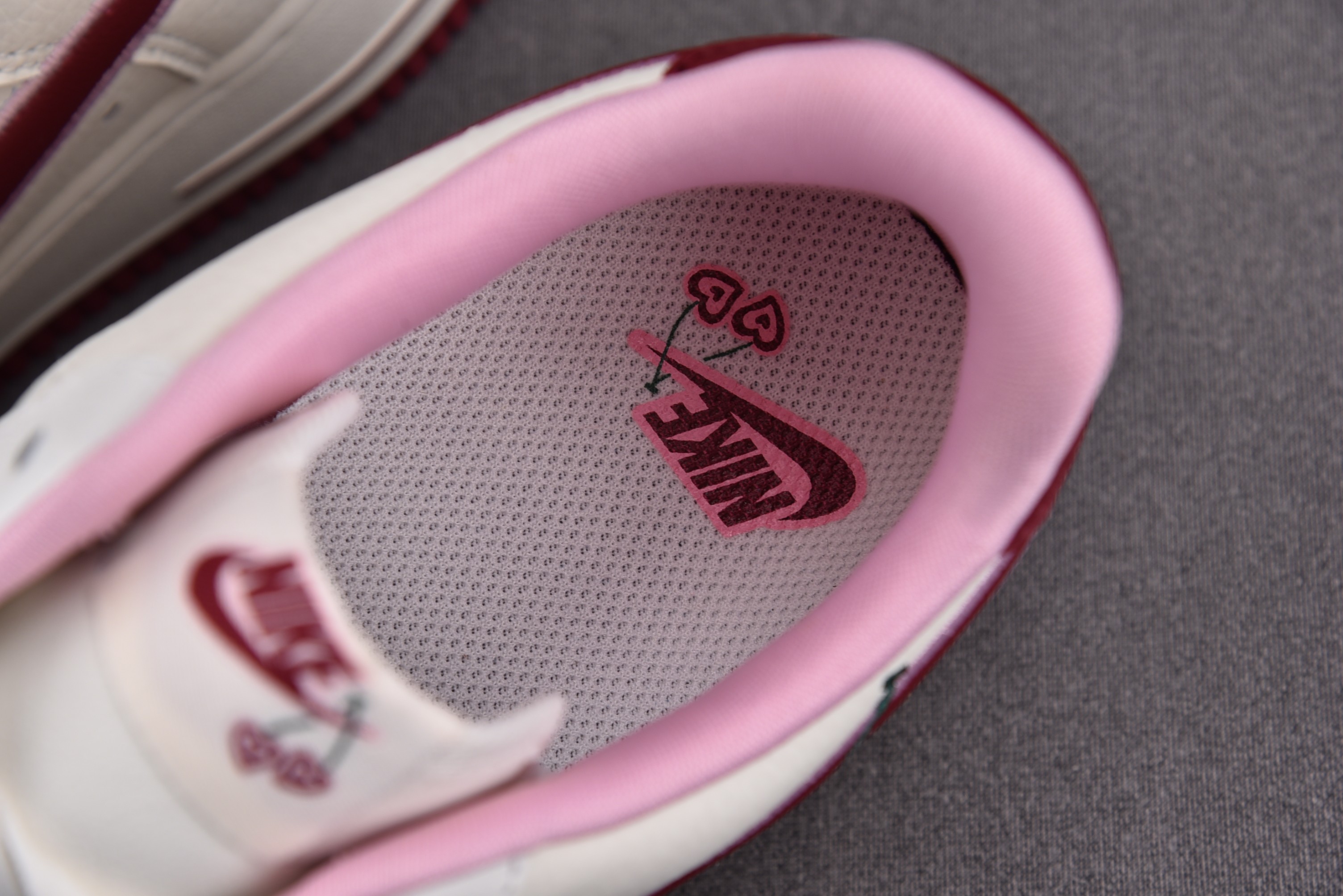 Nike Air Force 1 Low ValentineÕs Day (2023)