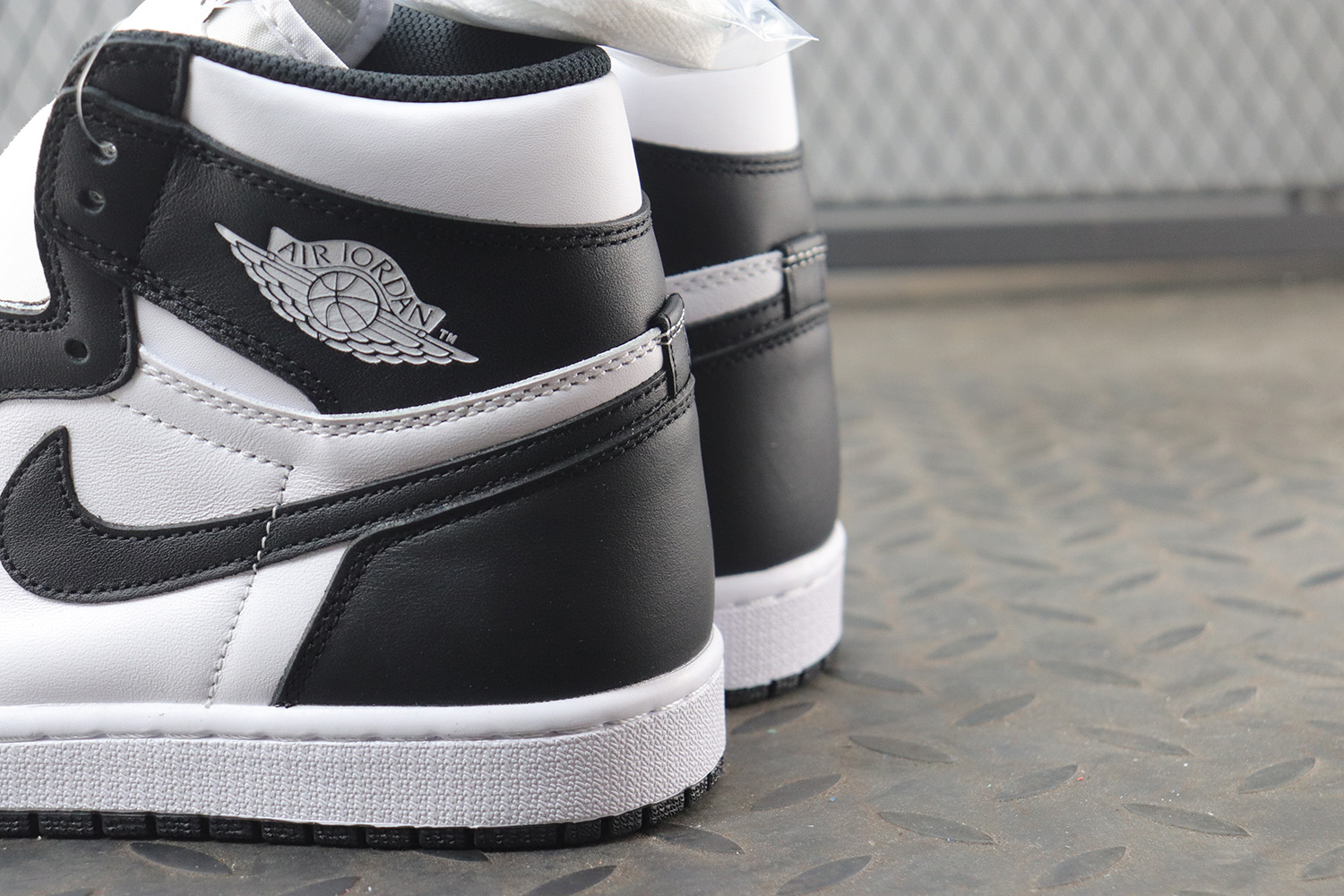 Jordan 1 Retro Black White