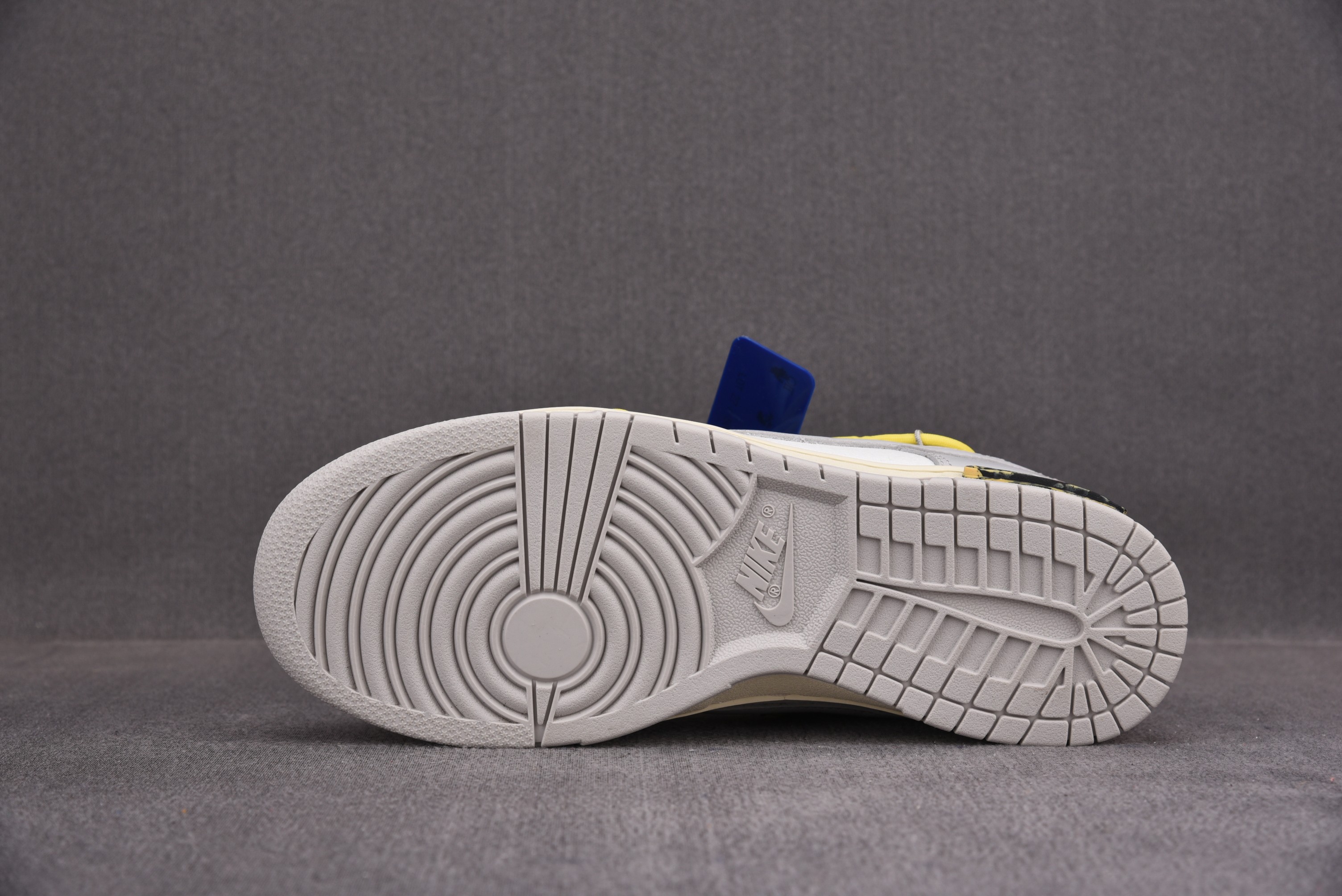 Nike Dunk Low   Lot 27