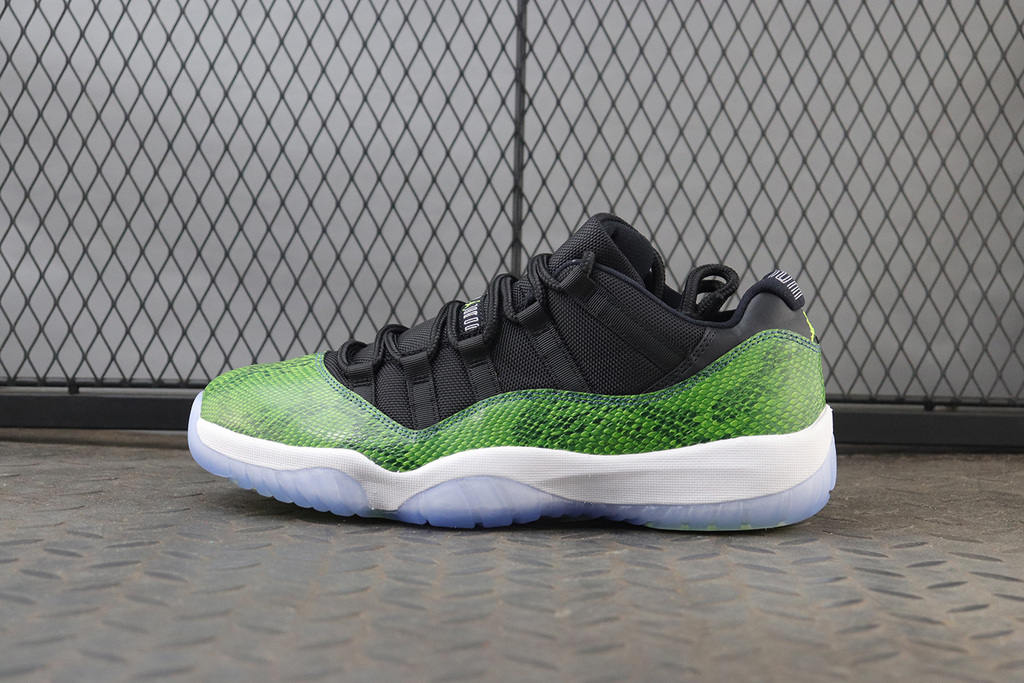 Air Jordan 11 Retro Low Nightshade