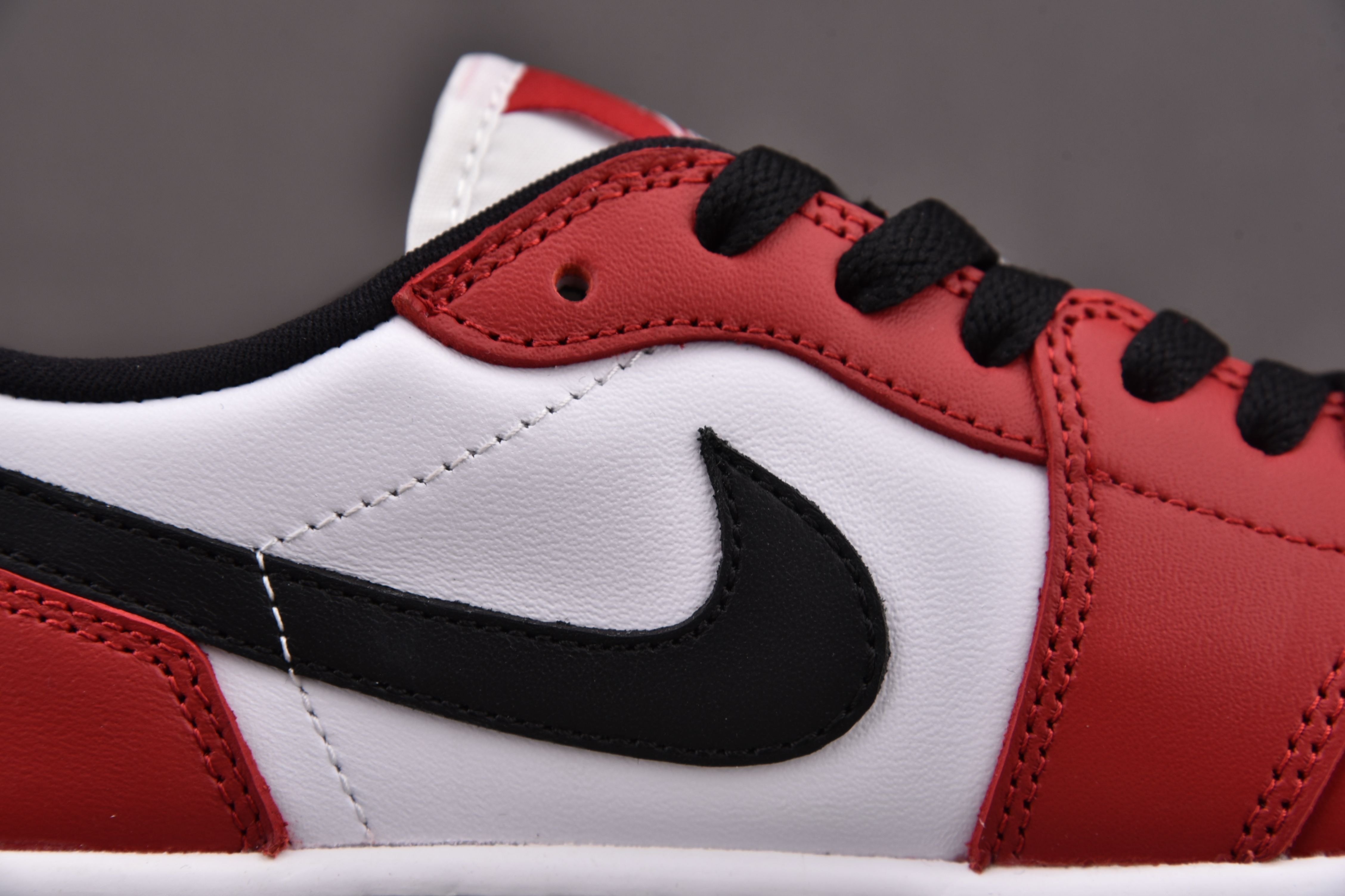 Jordan 1 Retro Low Golf Chicago