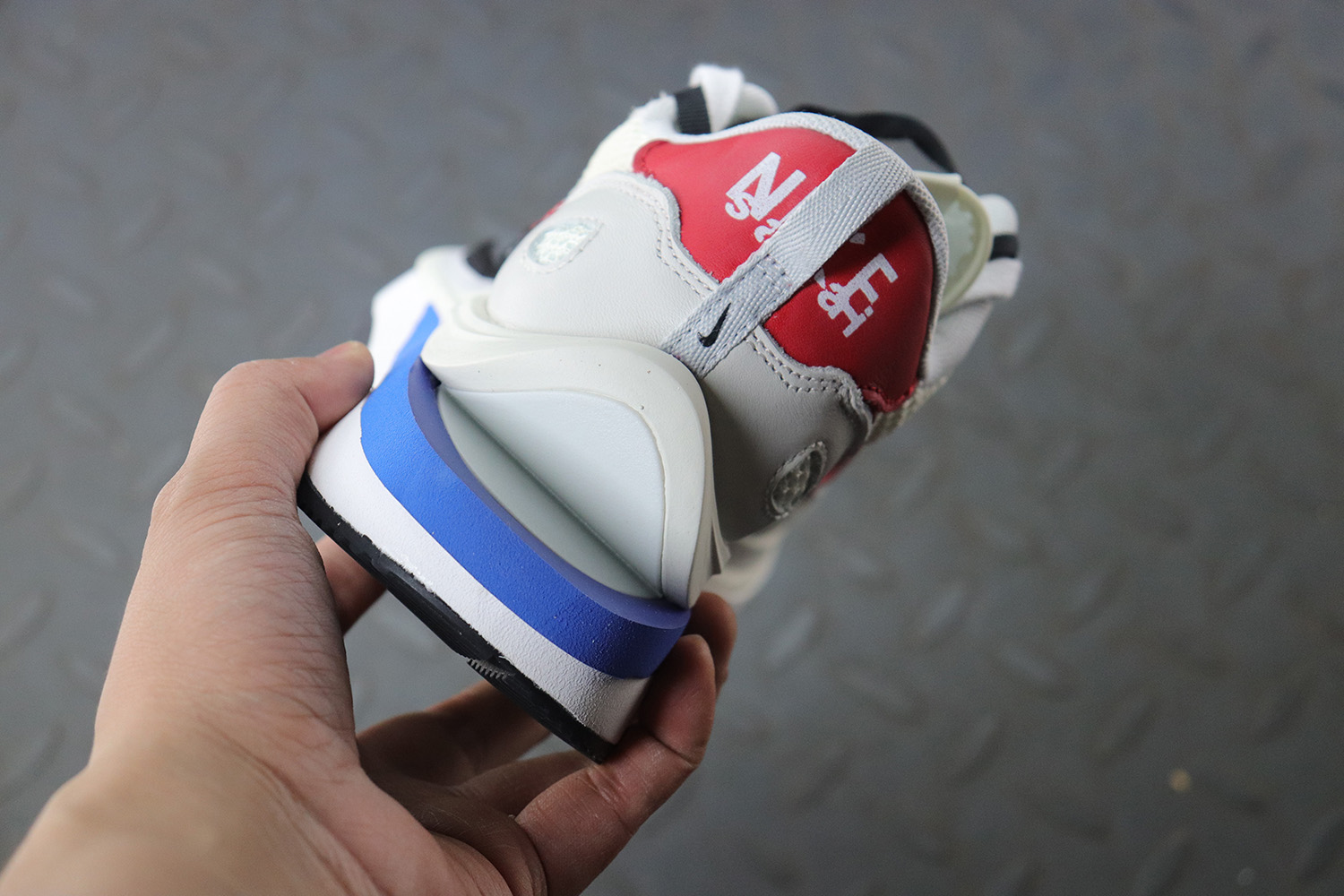 Nike VaporWaffle Sacai Sport Fuchsia