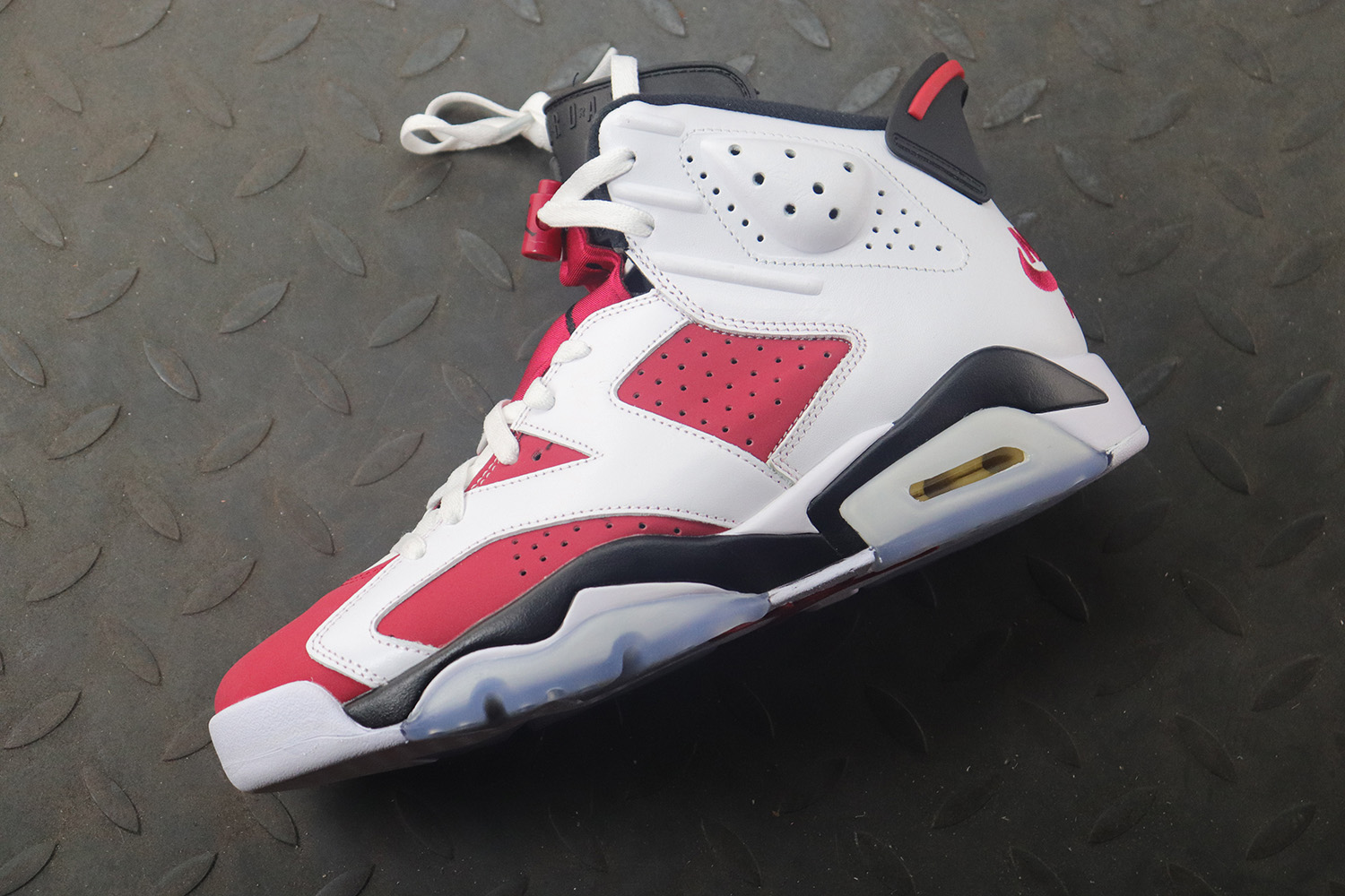 Jordan 6 Retro Carmine (2021)