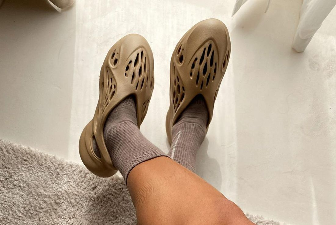 adidas Yeezy Foam RNNR Stone Sage (One Size Smaller!!)