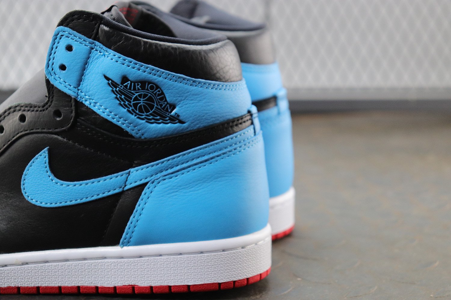 Air Jordan 1 High OG WMNS “UNC to Chicago”