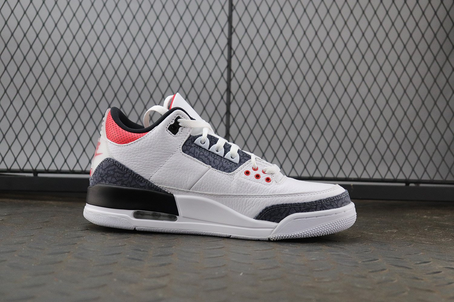 Jordan 3 Retro SE Fire Red Denim