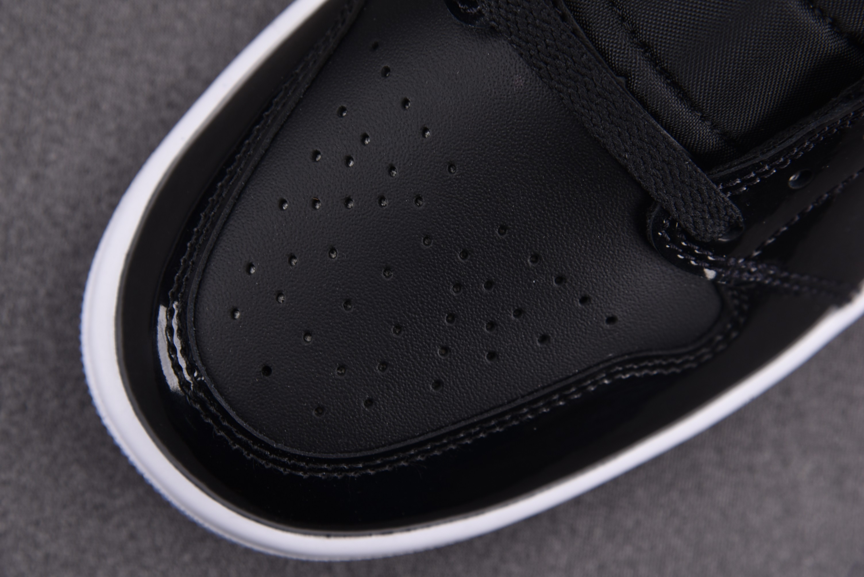 Jordan 1 Mid SE Space Jam