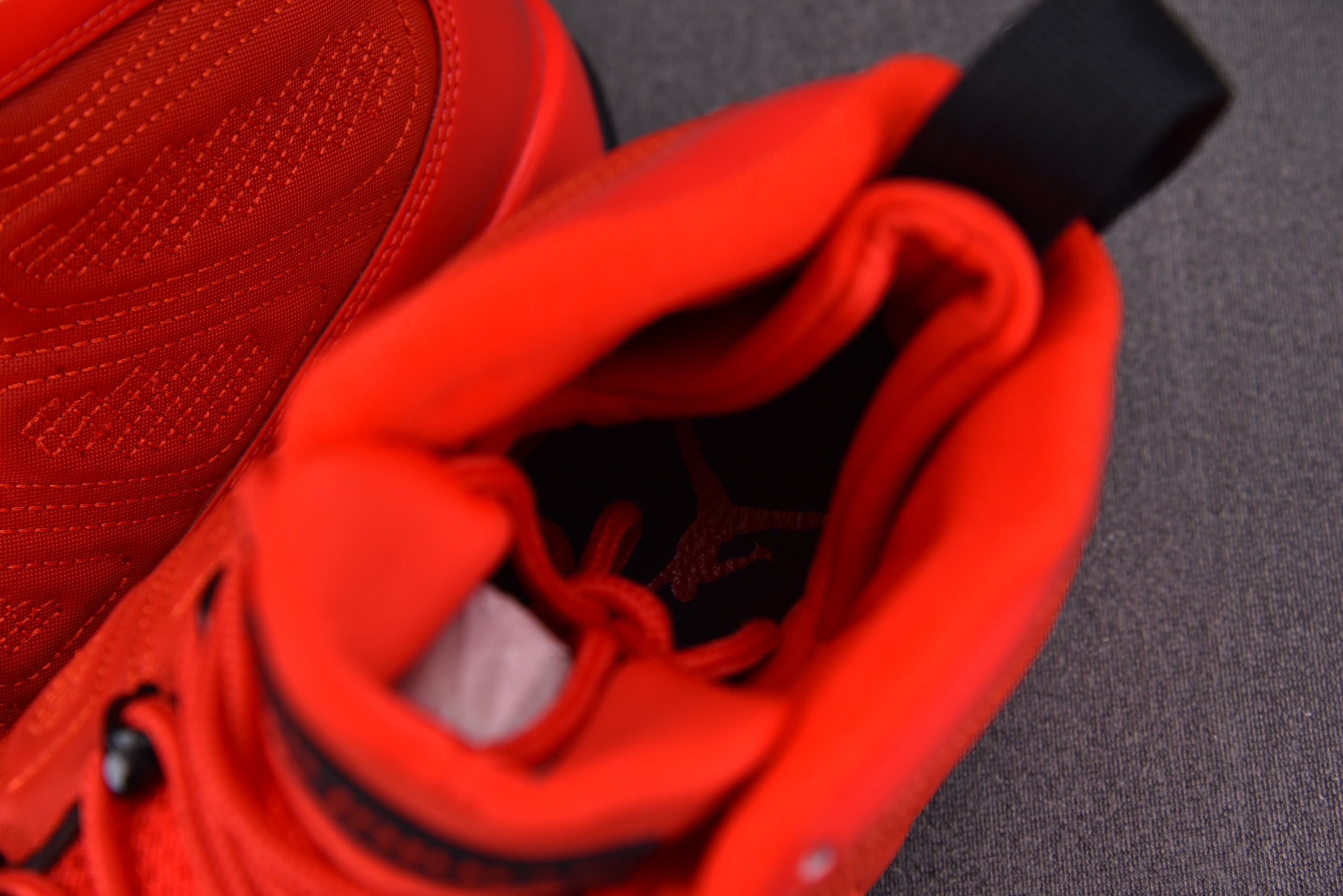 Jordan 9 Retro Chile Red