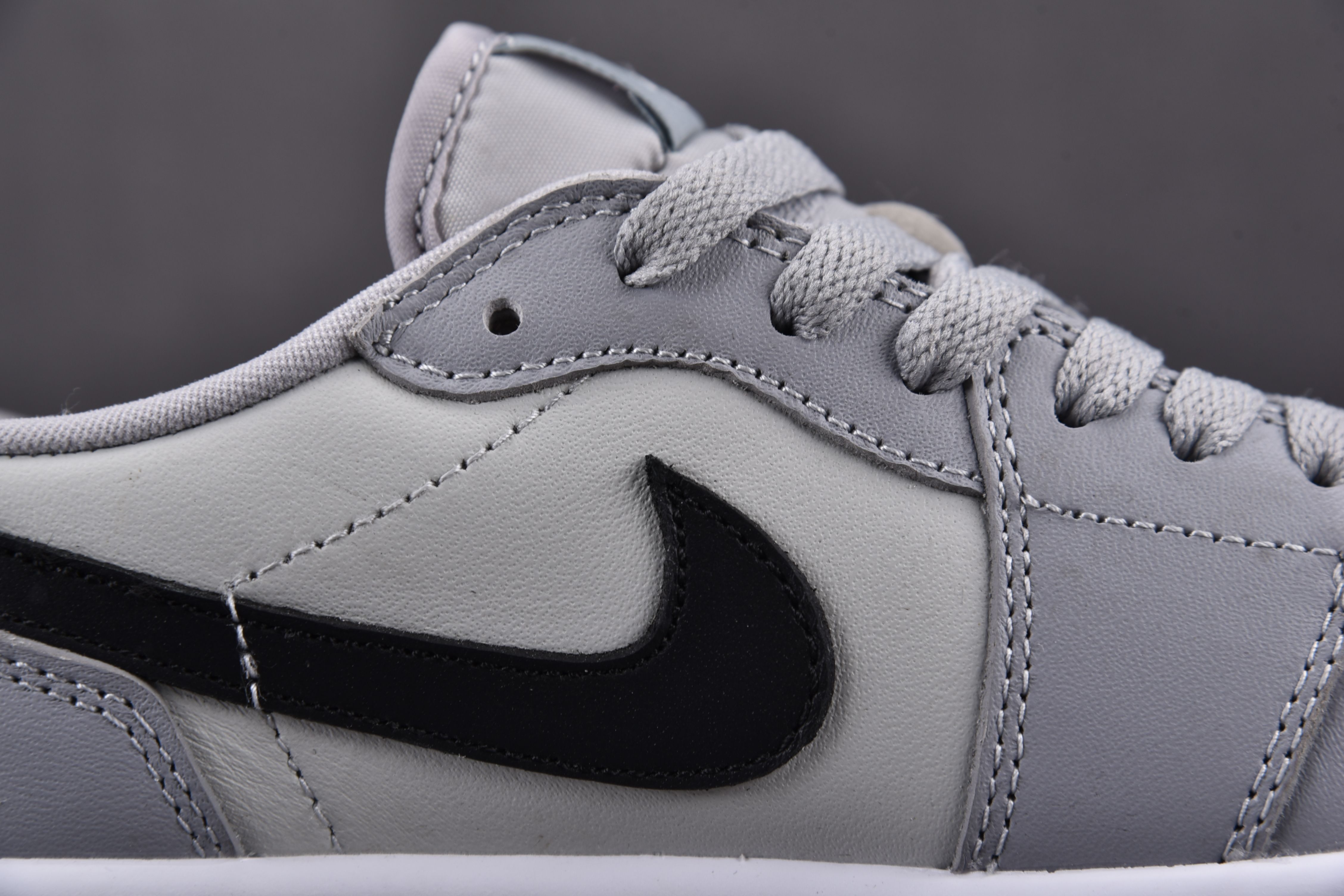 Jordan 1 Retro Low Golf Wolf Grey