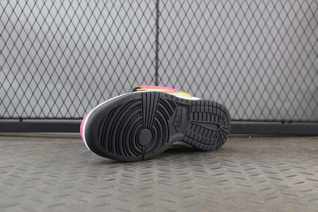 Nike Dunk SB Low Ms. Pacman