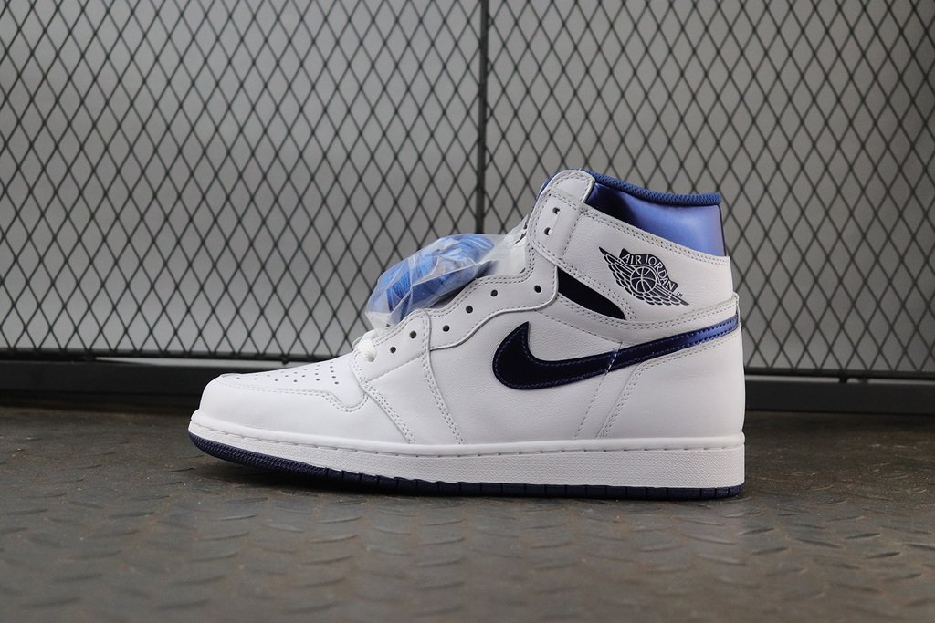 Jordan 1 Retro Metallic Navy