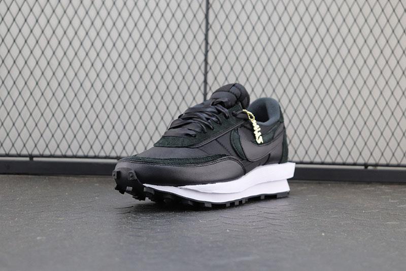 Sacai x Nike LVD Waffle Daybreak 2.0