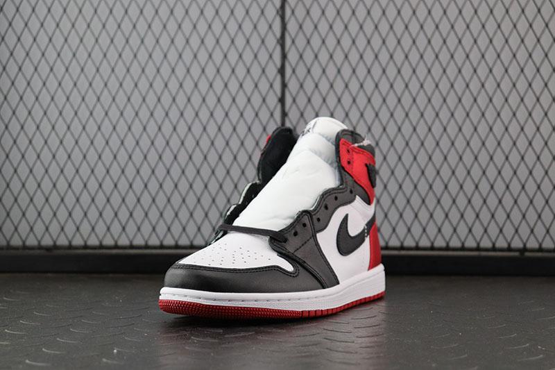 Jordan 1 Retro Black Toe(2016)
