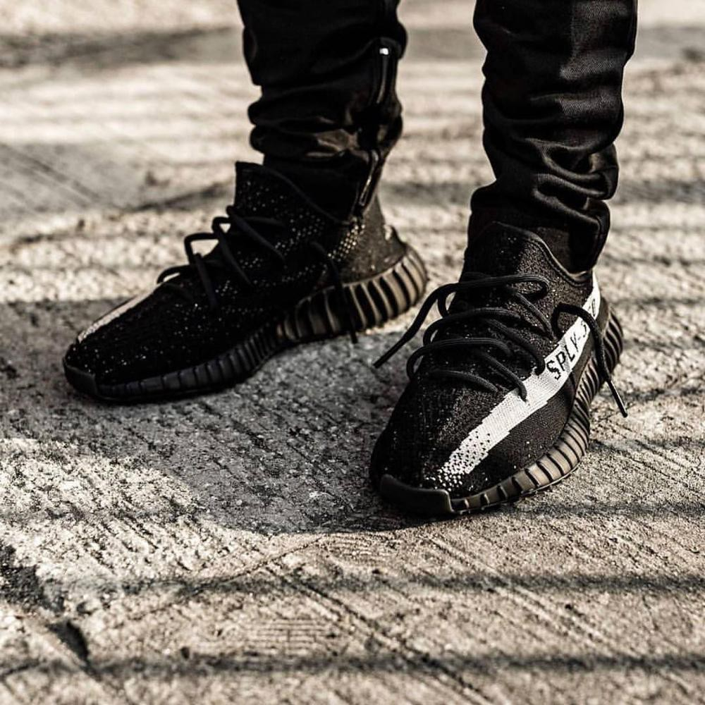 adidas Yeezy Boost 350 V2 Core Black White / Oreo (2016/2022)