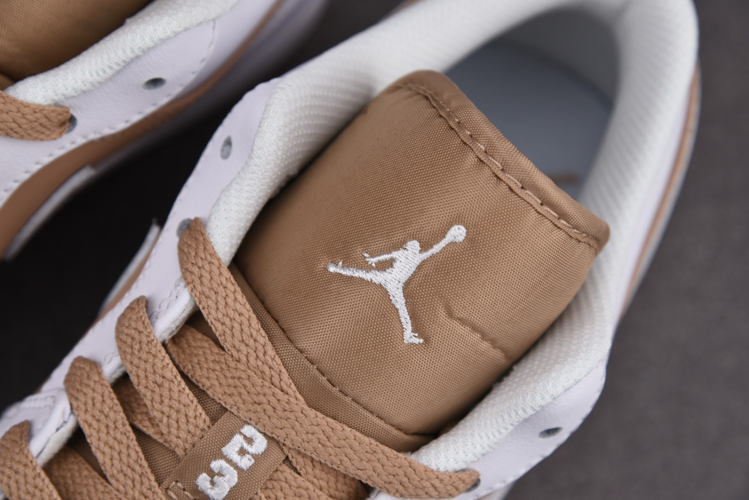 Jordan 1 Low Hemp White