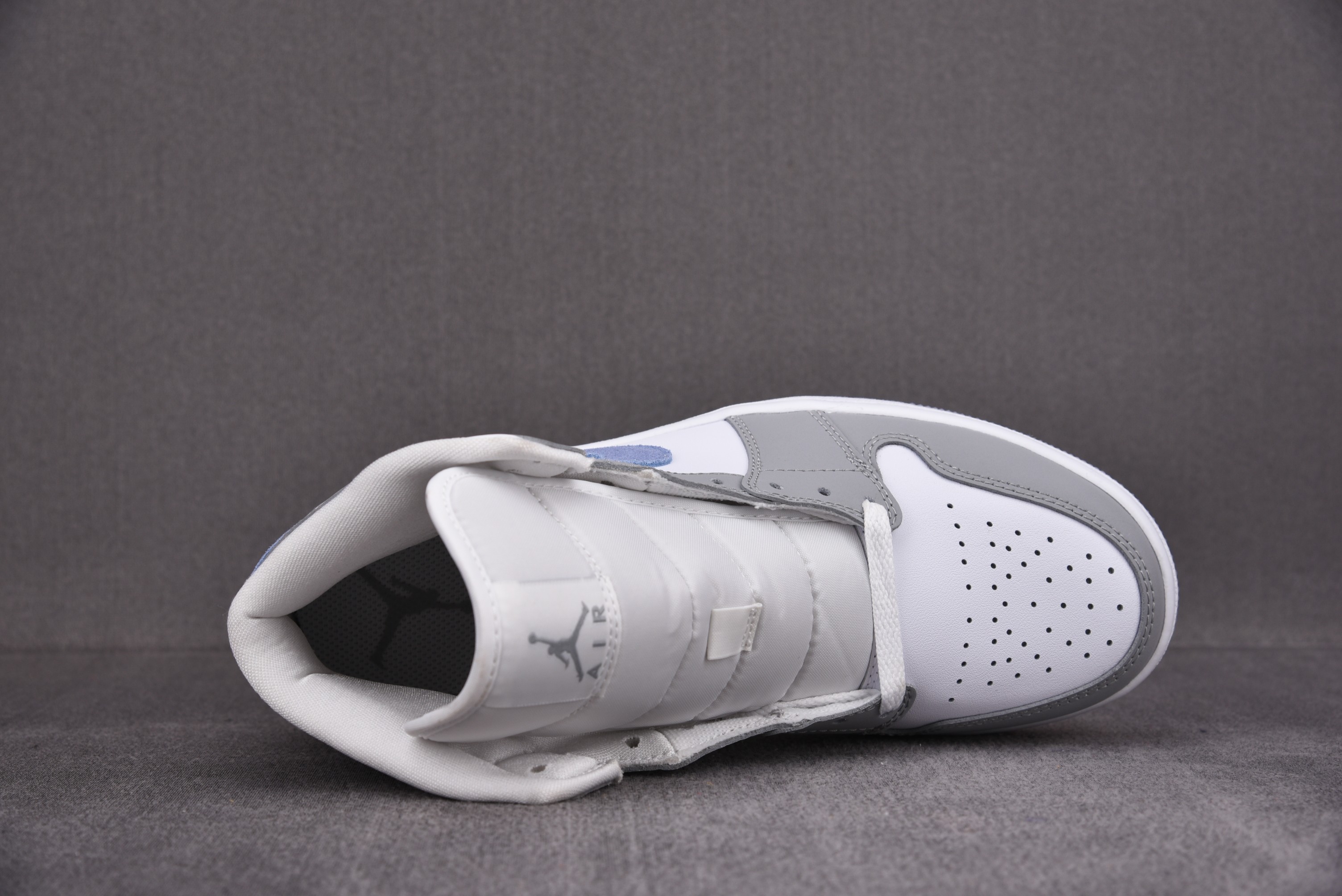 Jordan 1 Mid Wolf Grey Aluminum (Women Size!!)