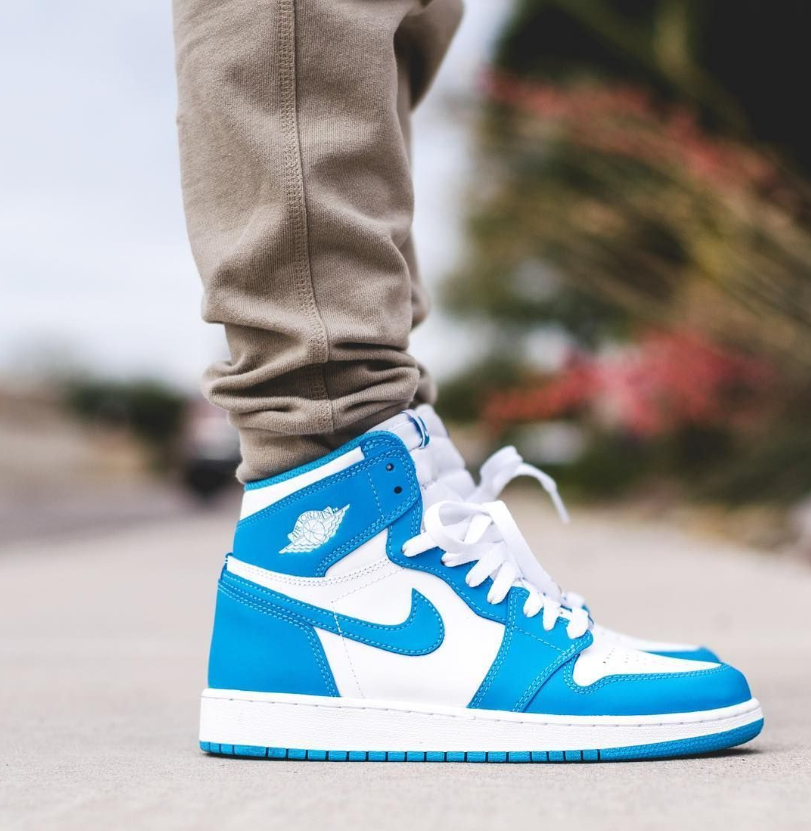 Air Jordan 1 UNC