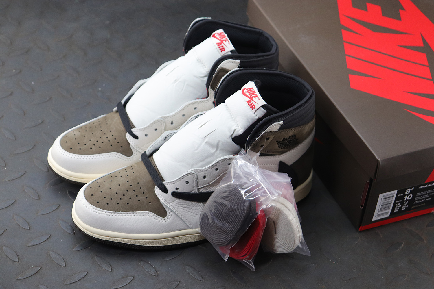 Air Jordan 1 Travis Scott’s Alternate