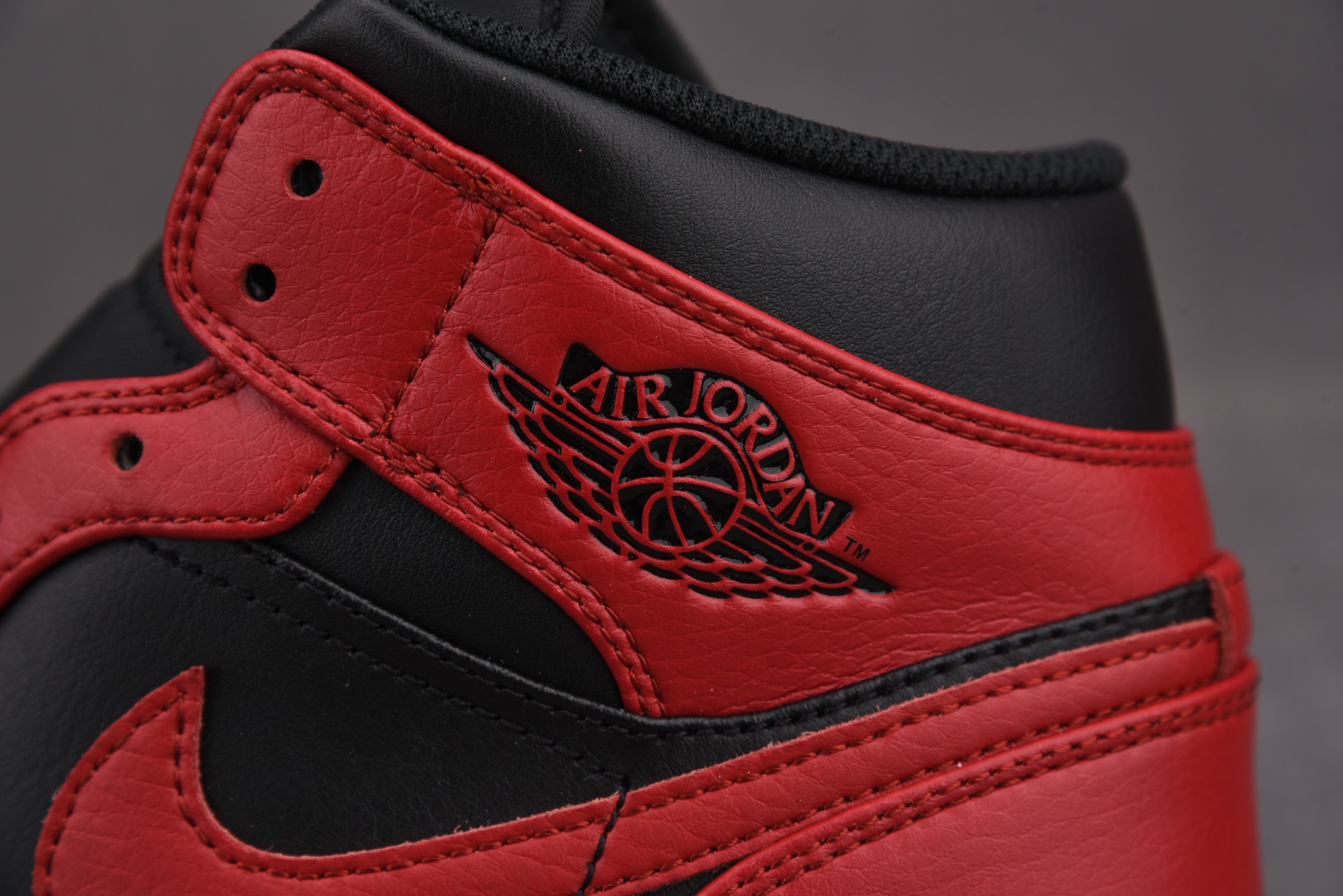 Jordan 1 Mid Banned (2020)