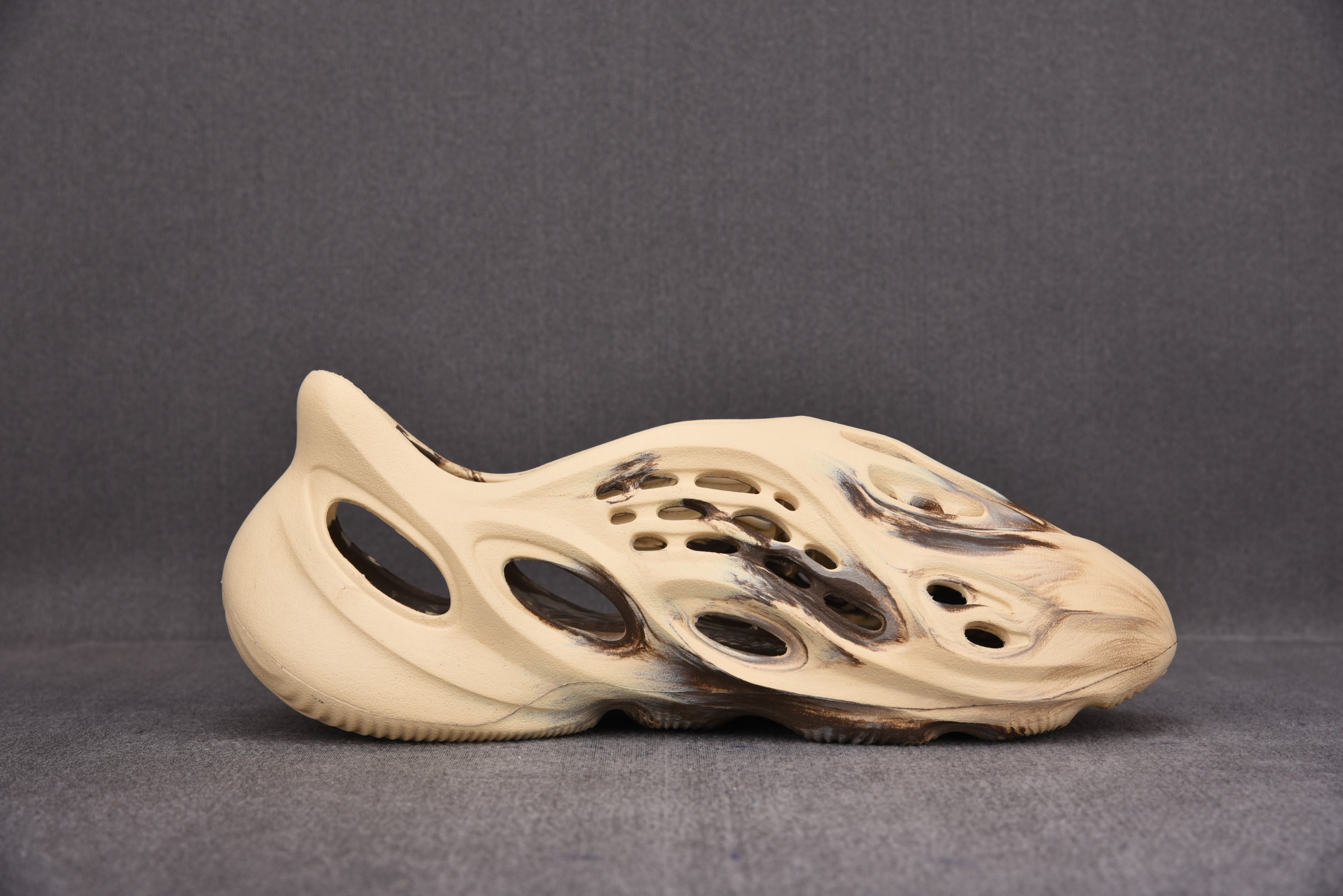 adidas Yeezy Foam RNNR MX Cream Clay (One Size Smaller!!)