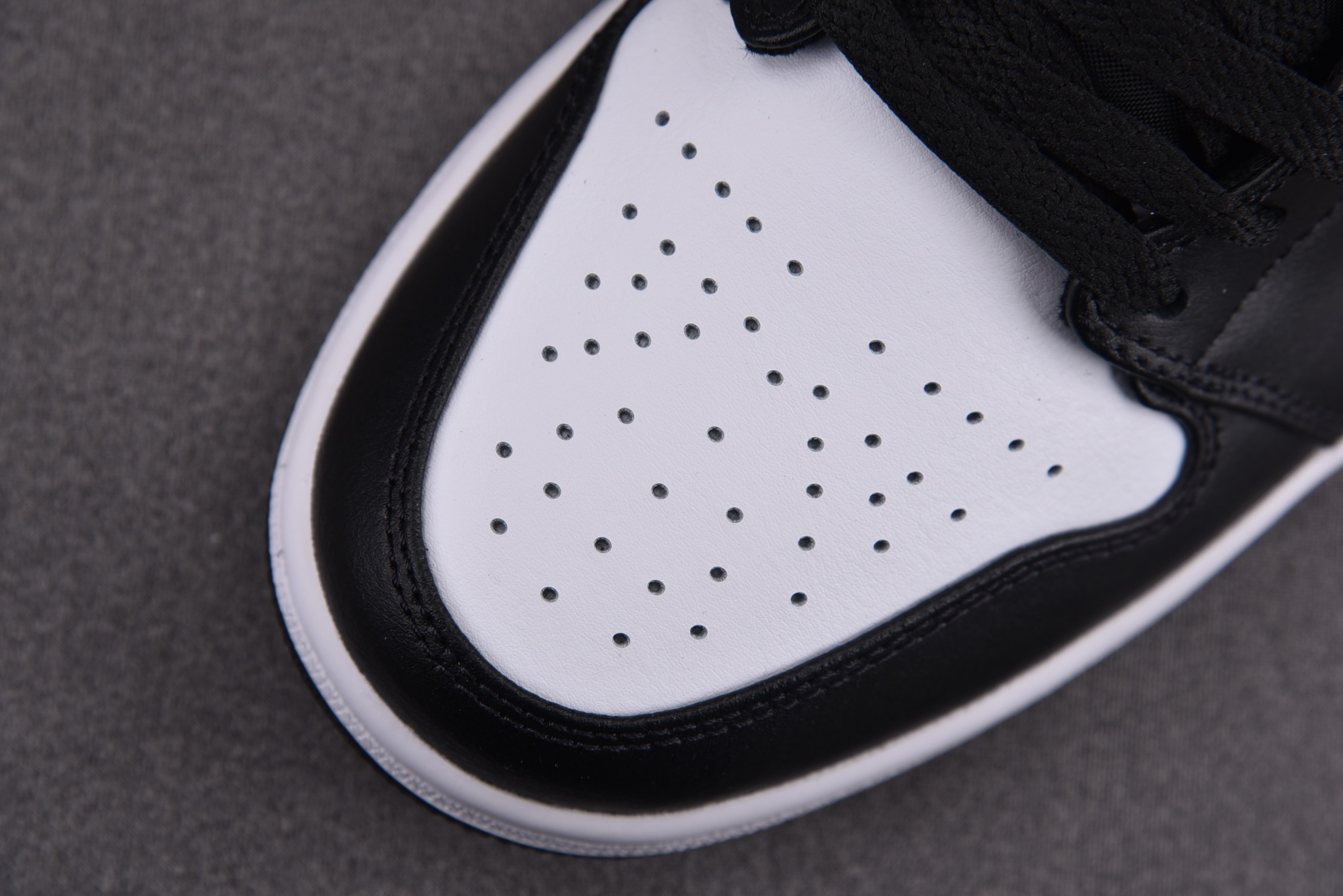 Jordan 1 Low White Toe